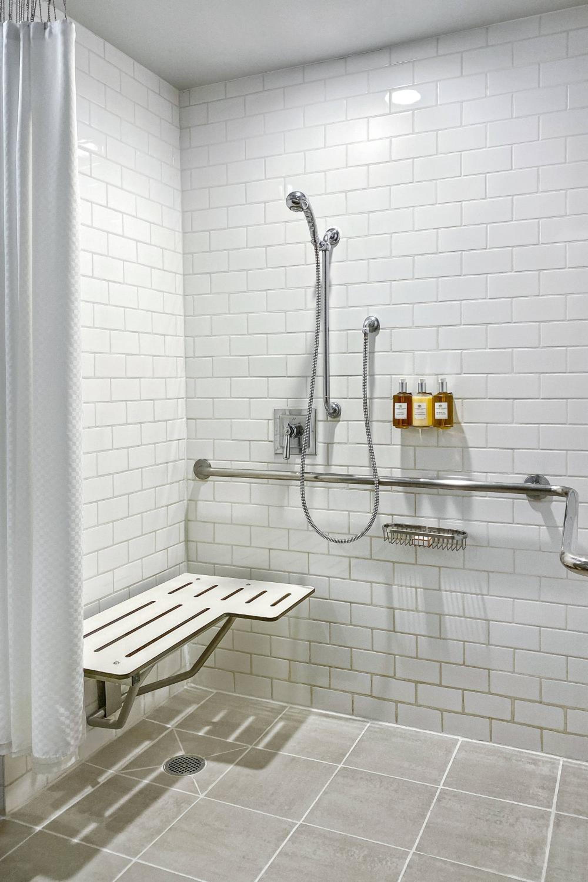 Standard King Room - Photo 2