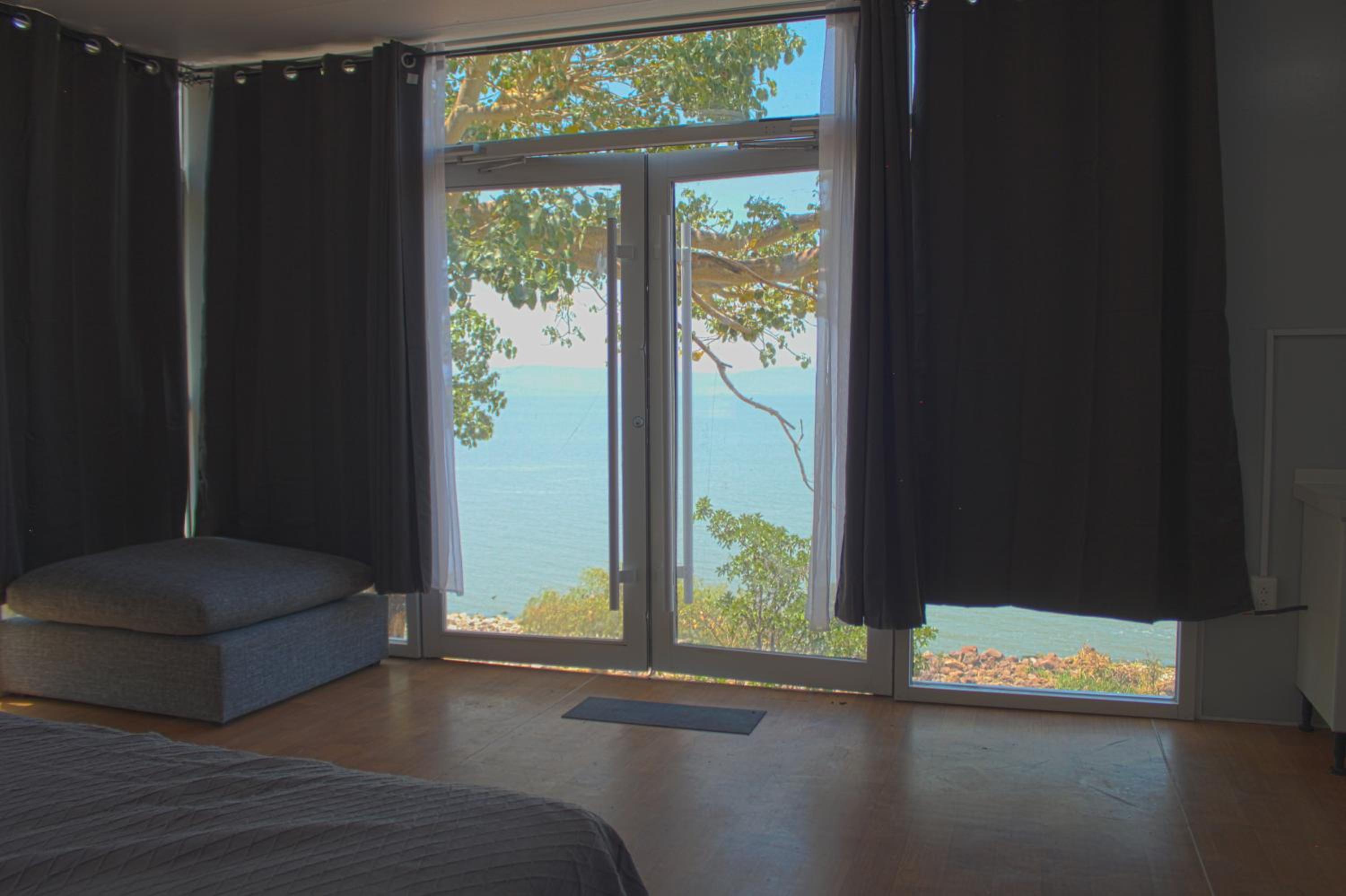 One-Bedroom House photo 2