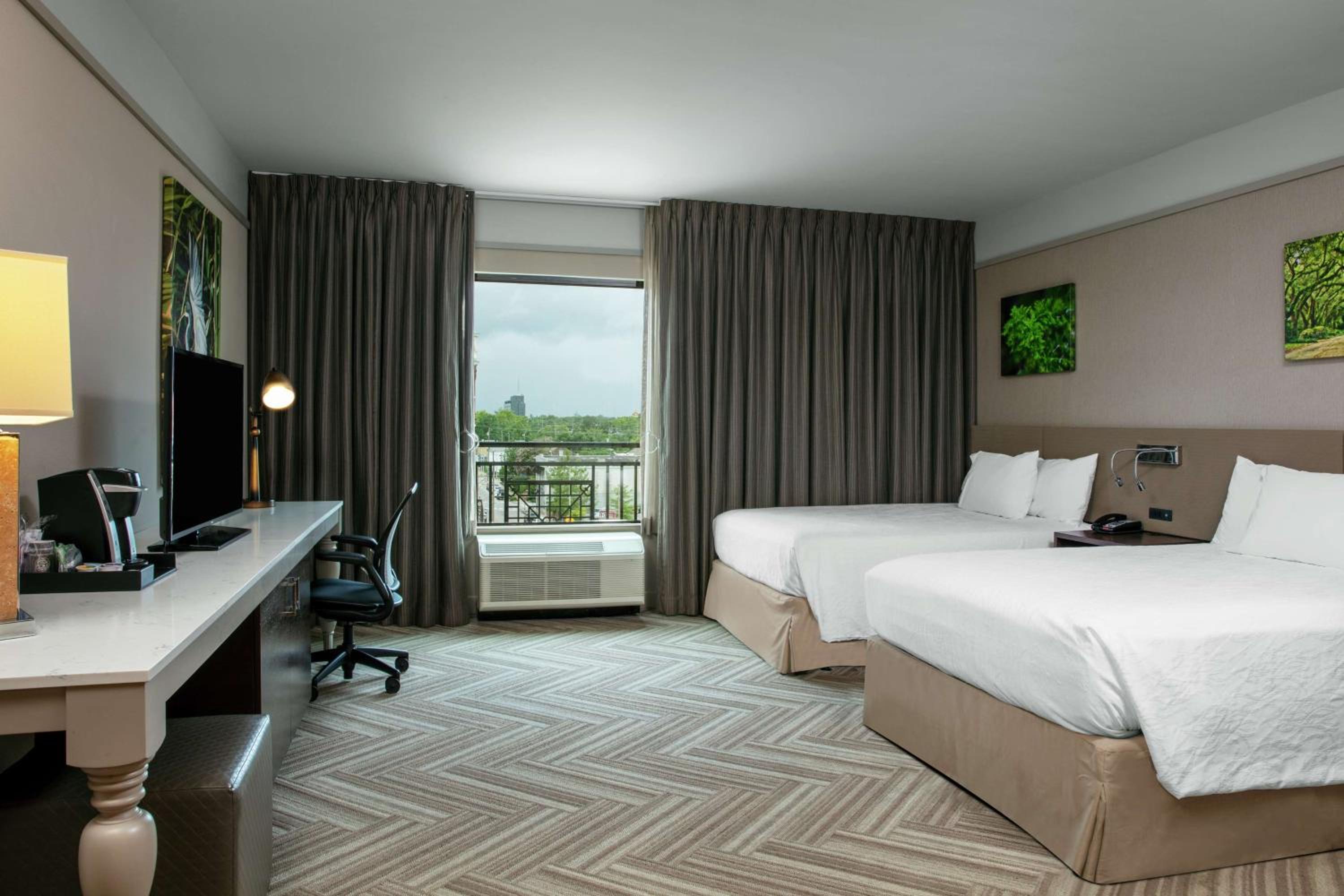 Queen Room with Two Queen Beds photo 3
