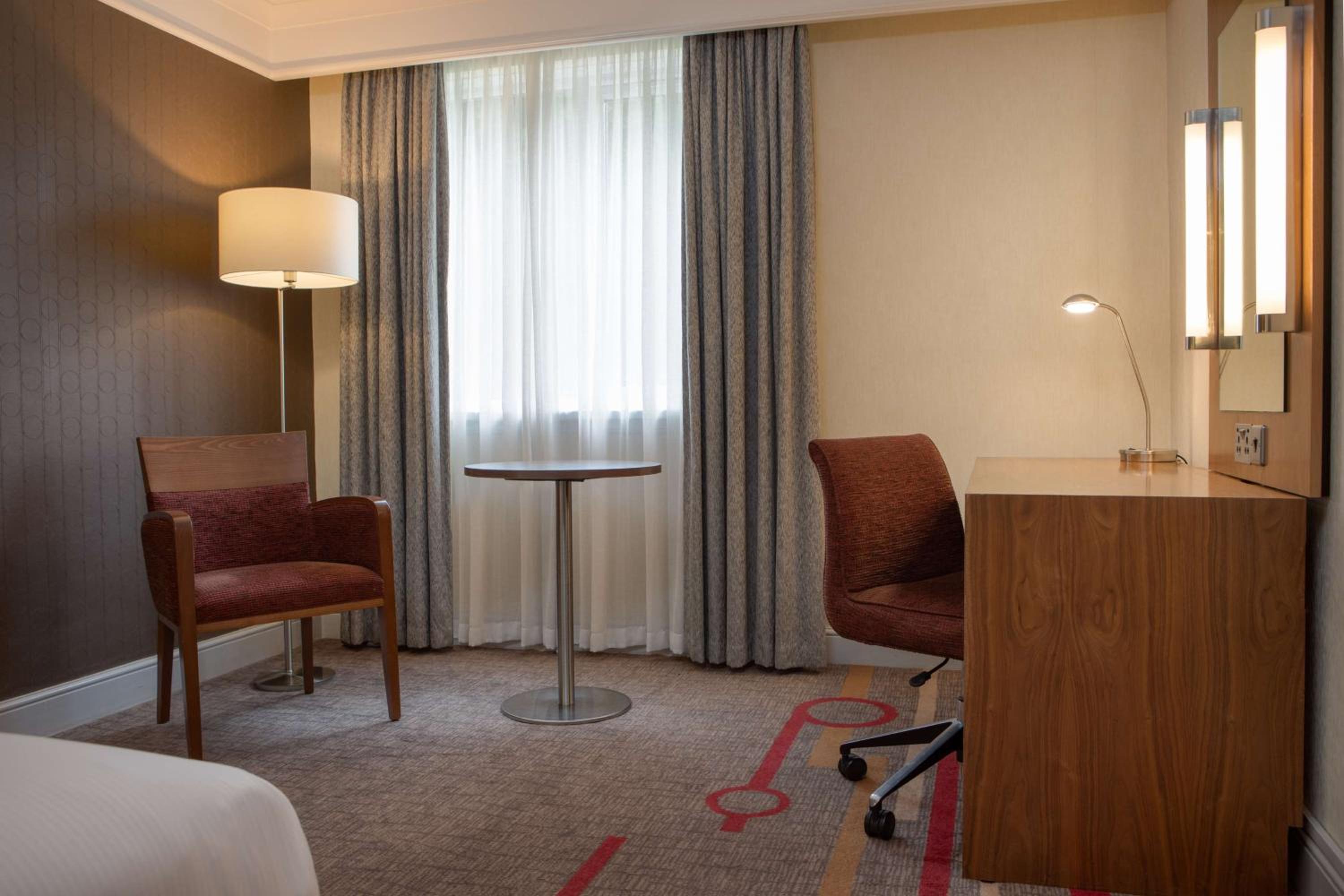 Queen Room - Photo 8