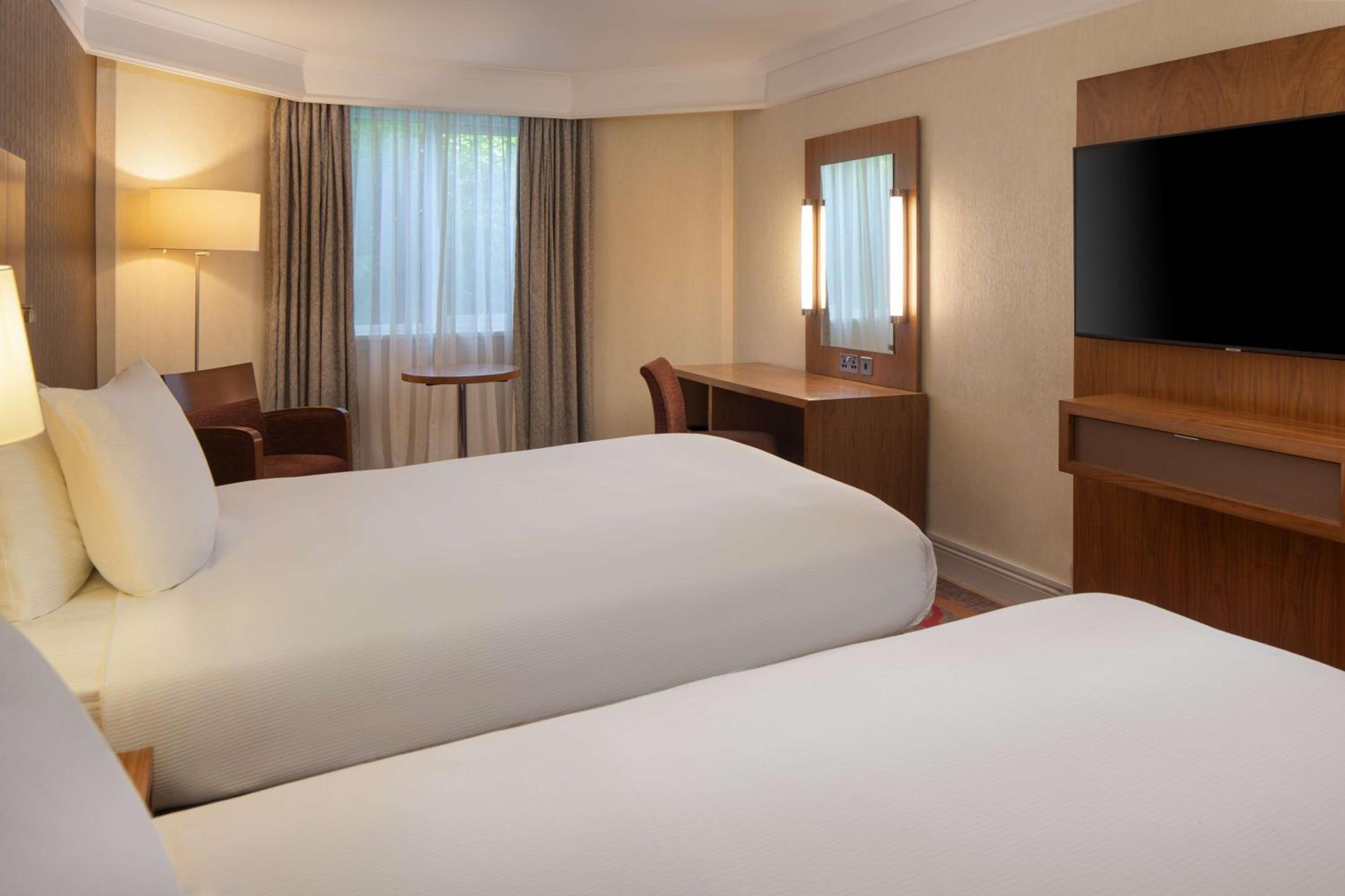 Twin Room - Photo 2