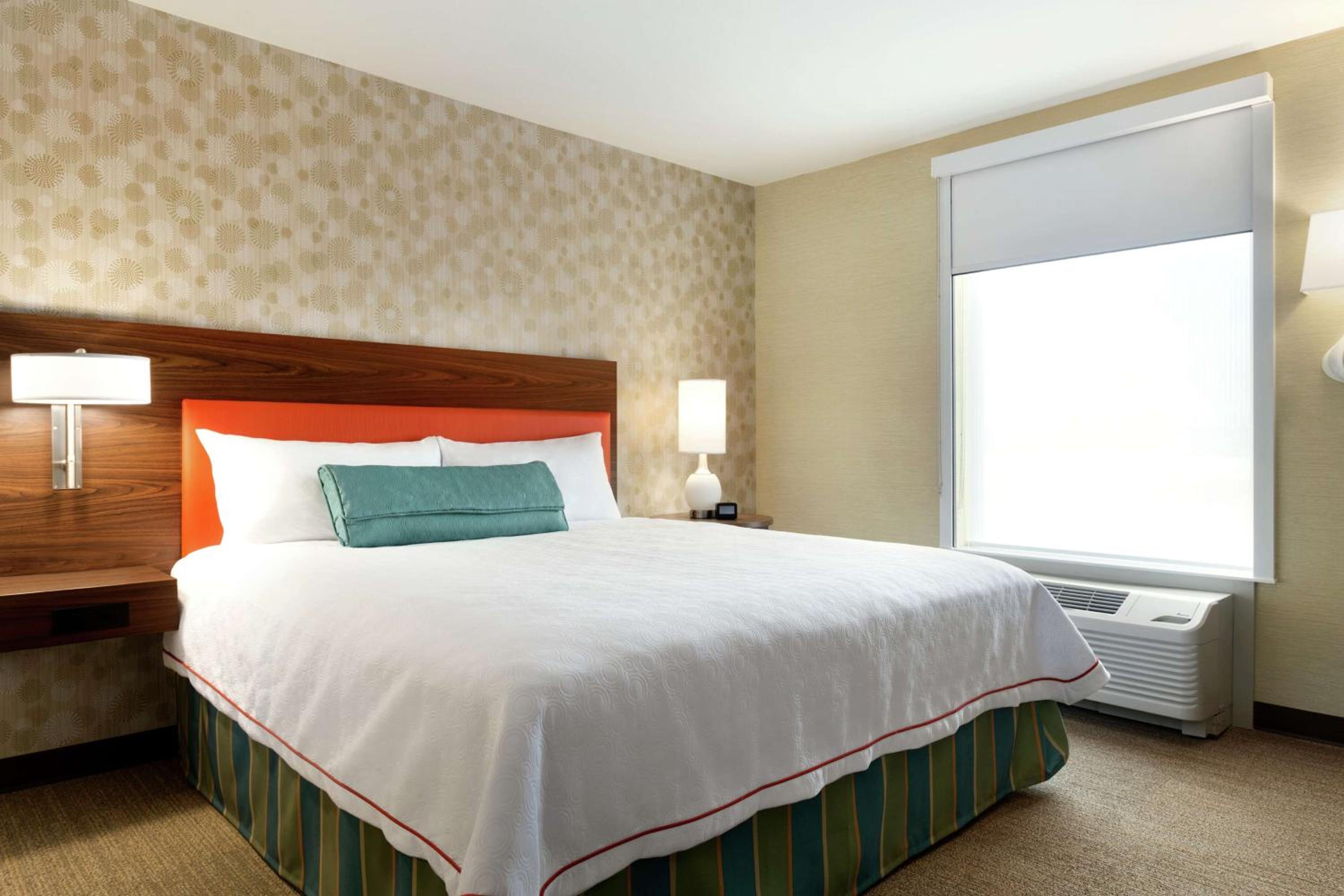 One-Bedroom King Suite - Non-Smoking photo 2