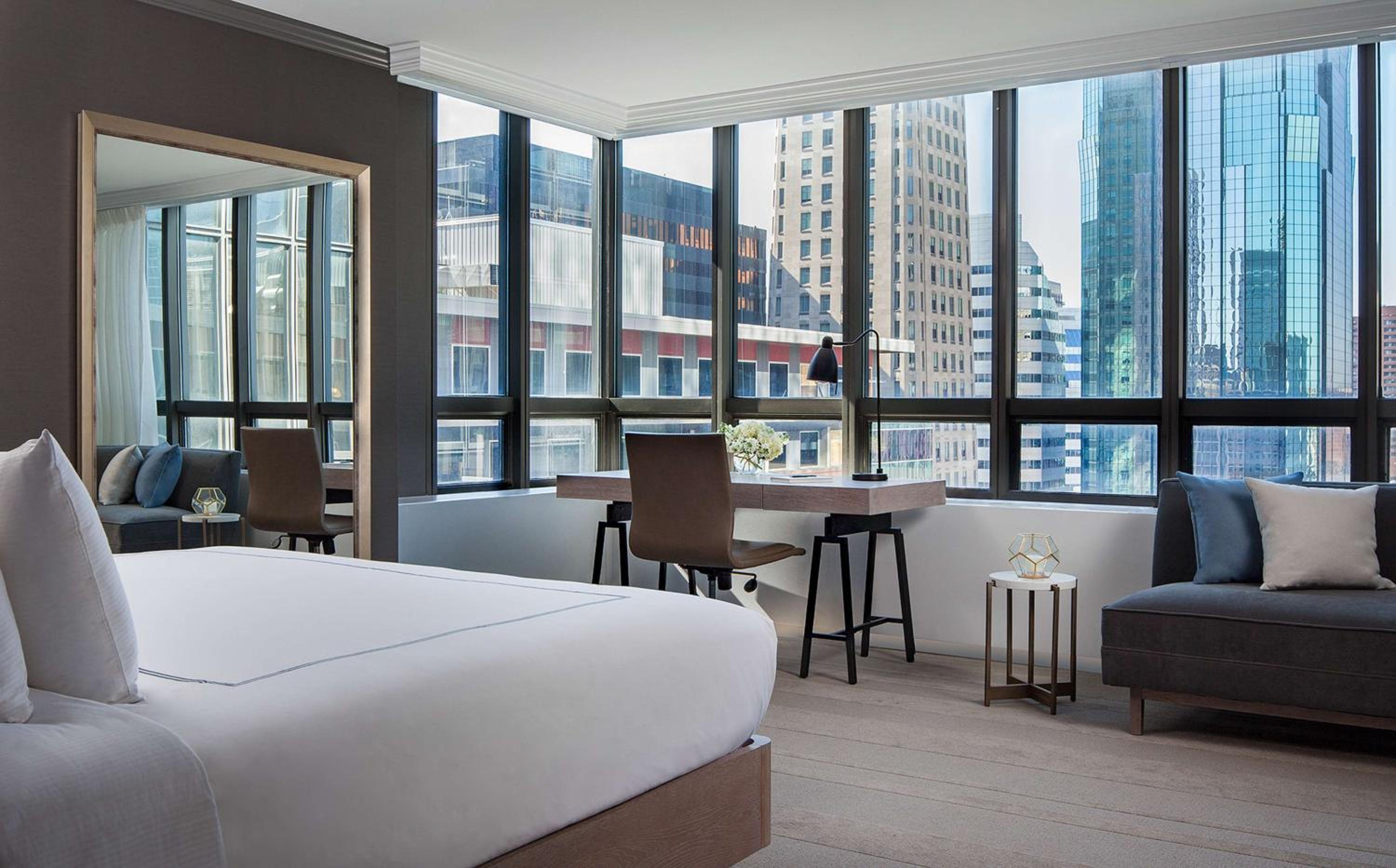 Deluxe King Room - Photo 1