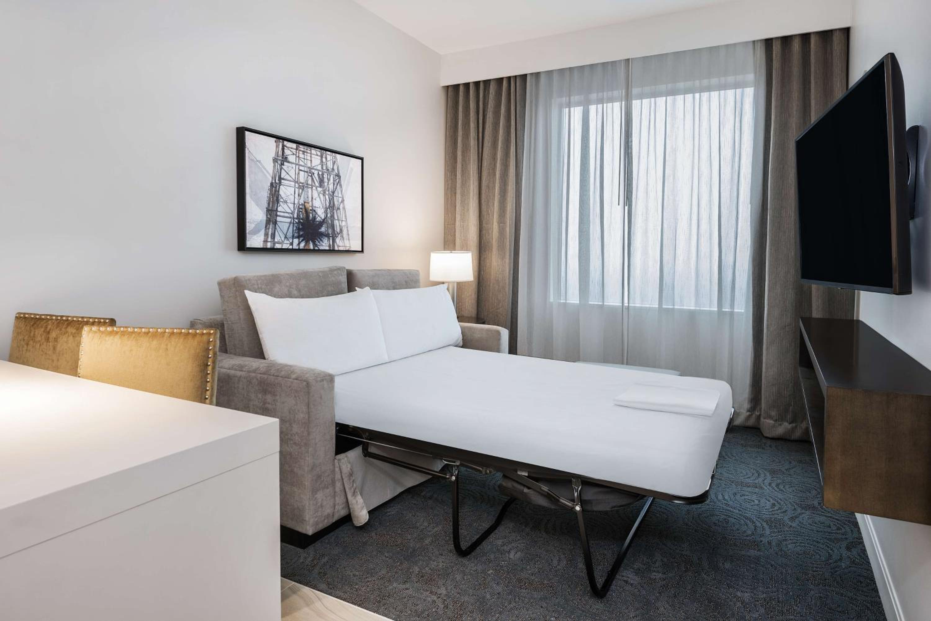 Two-Room Suite with Two Queen Beds - Hearing Accessible