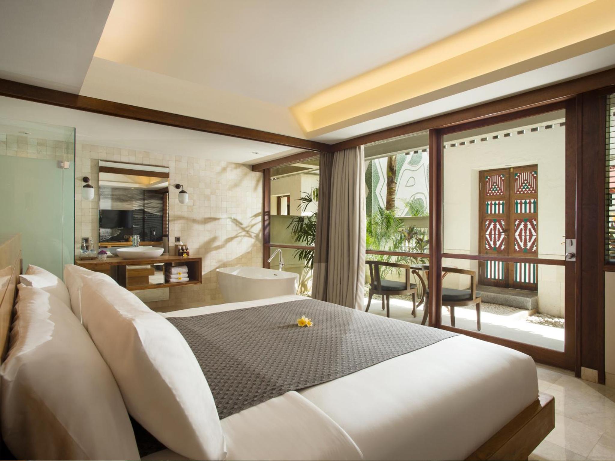 Amnaya Double Room with Pool Access