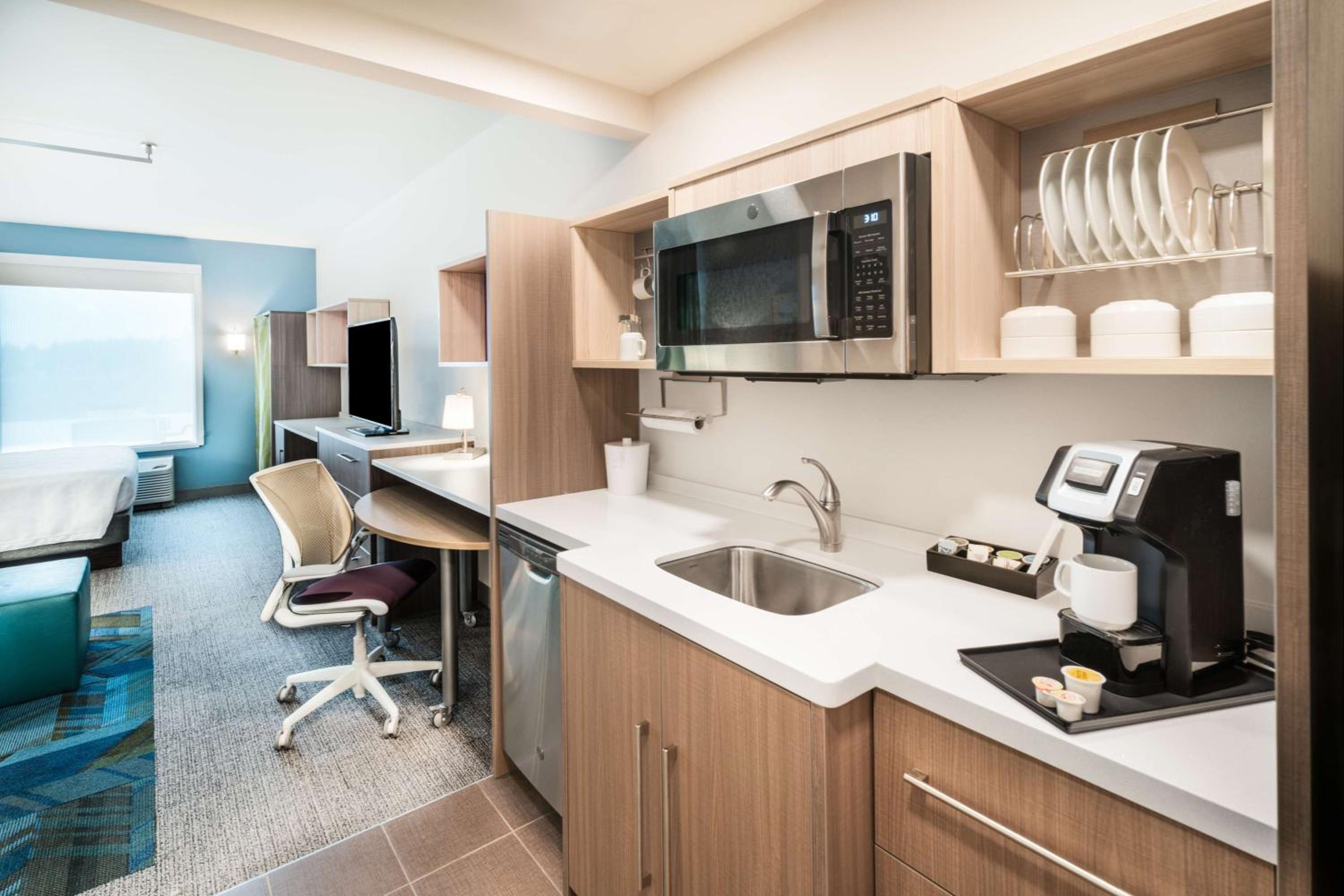 King Studio Suite - Non-Smoking - Photo 4