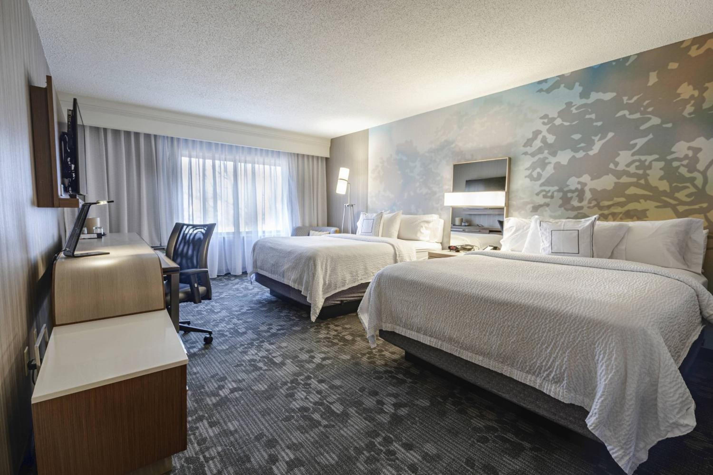 Queen Room with Two Queen Beds - Photo 1