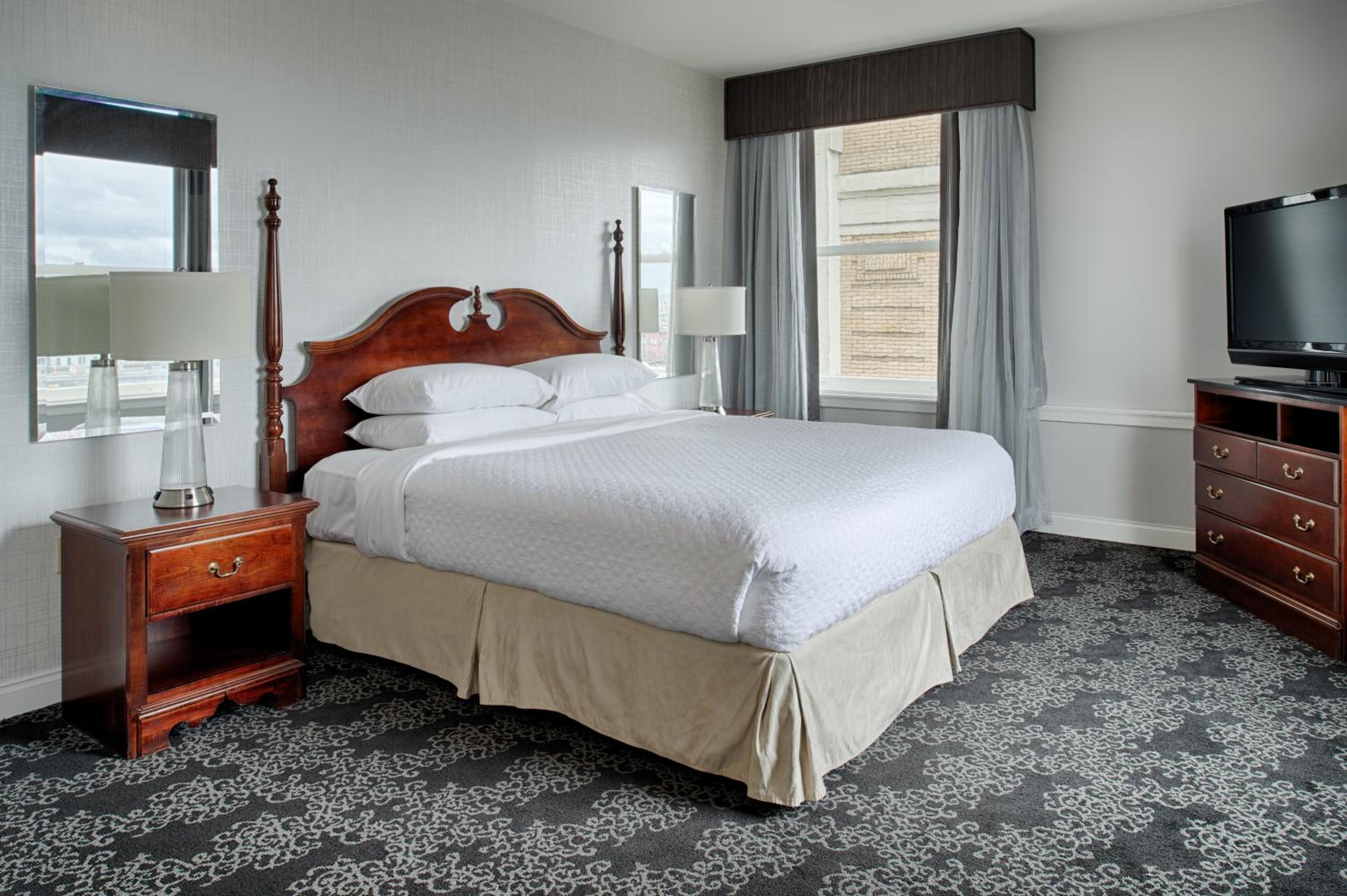 King Suite - High Floor - Photo 2