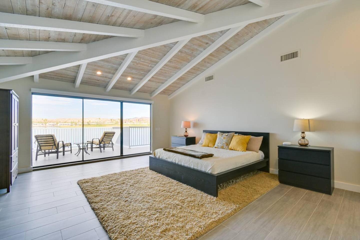 Three-Bedroom House photo 2
