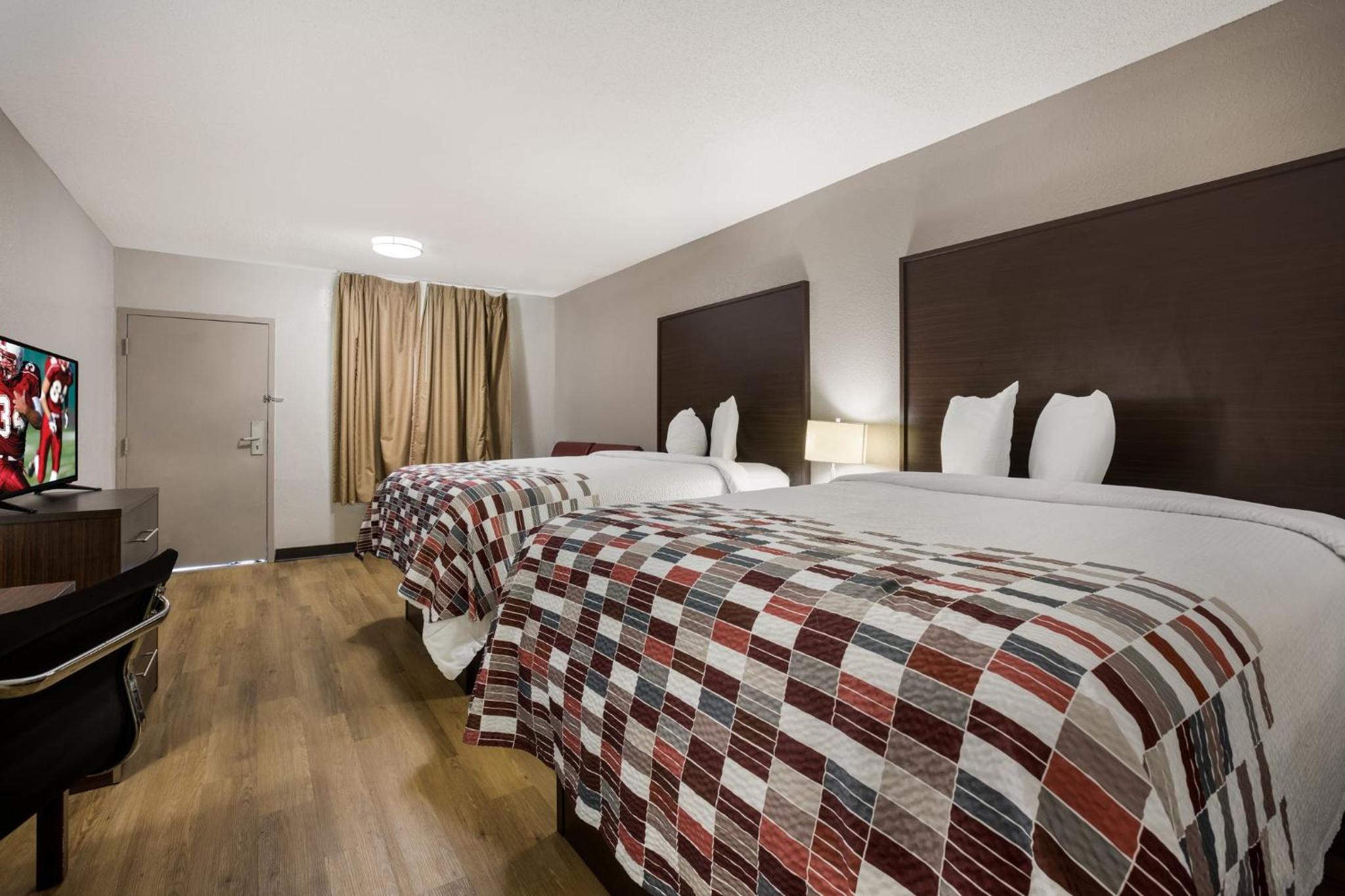 Deluxe Room with Two Double Beds Non-Smoking photo 2