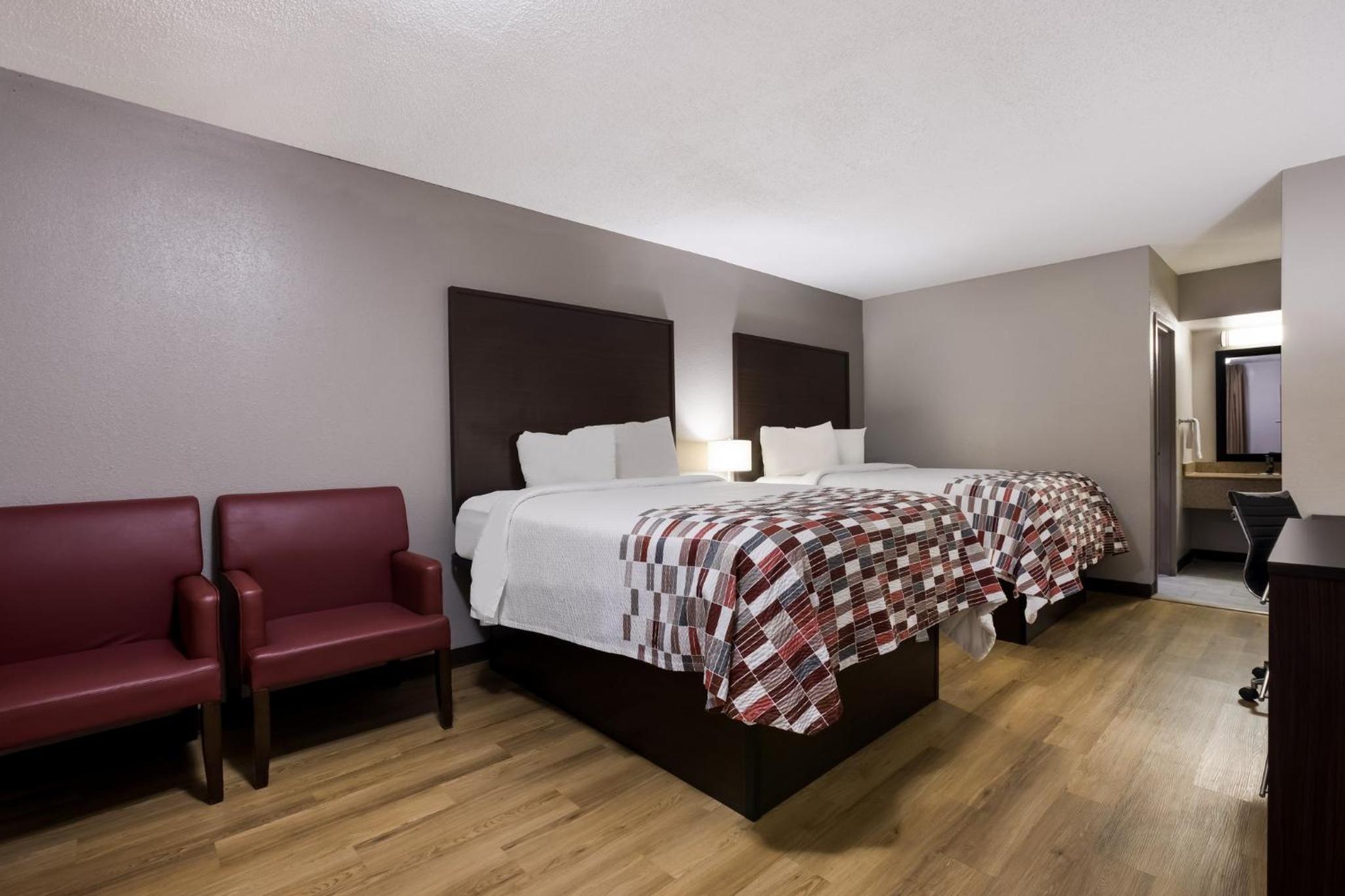 Deluxe Room with Two Double Beds Smoking photo 2