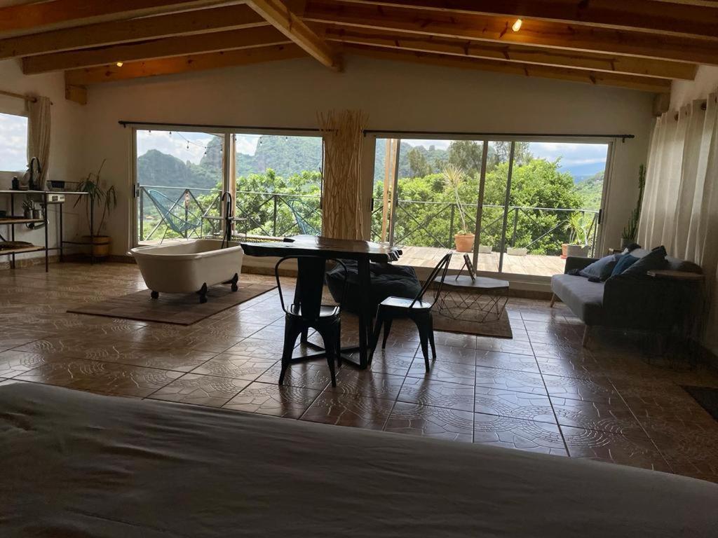 Deluxe Double or Twin Room with Mountain View - Photo 6