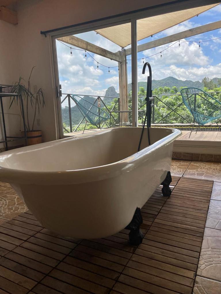 Deluxe Double or Twin Room with Mountain View - Photo 5