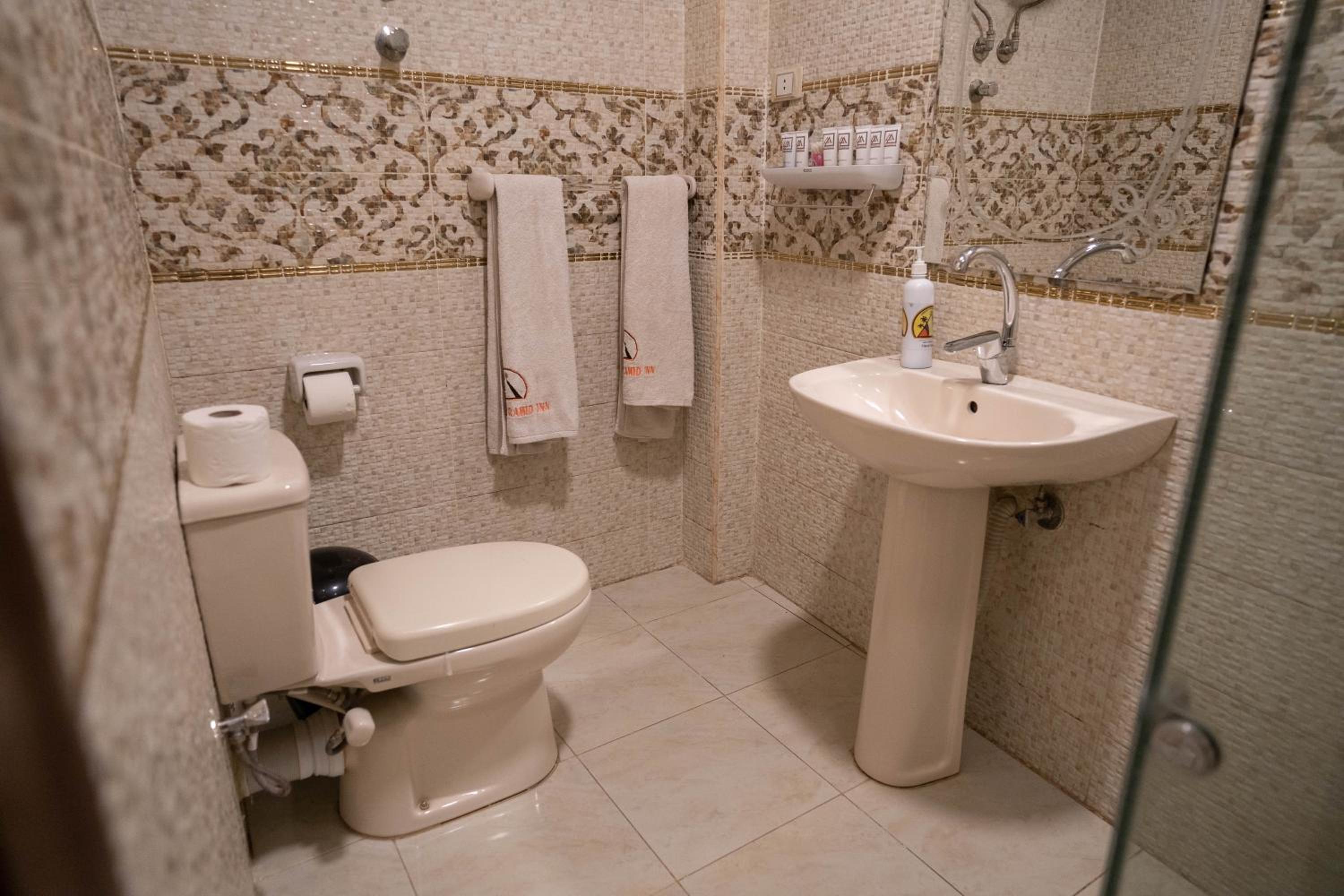 Standard Double or Twin Room with Window photo 1