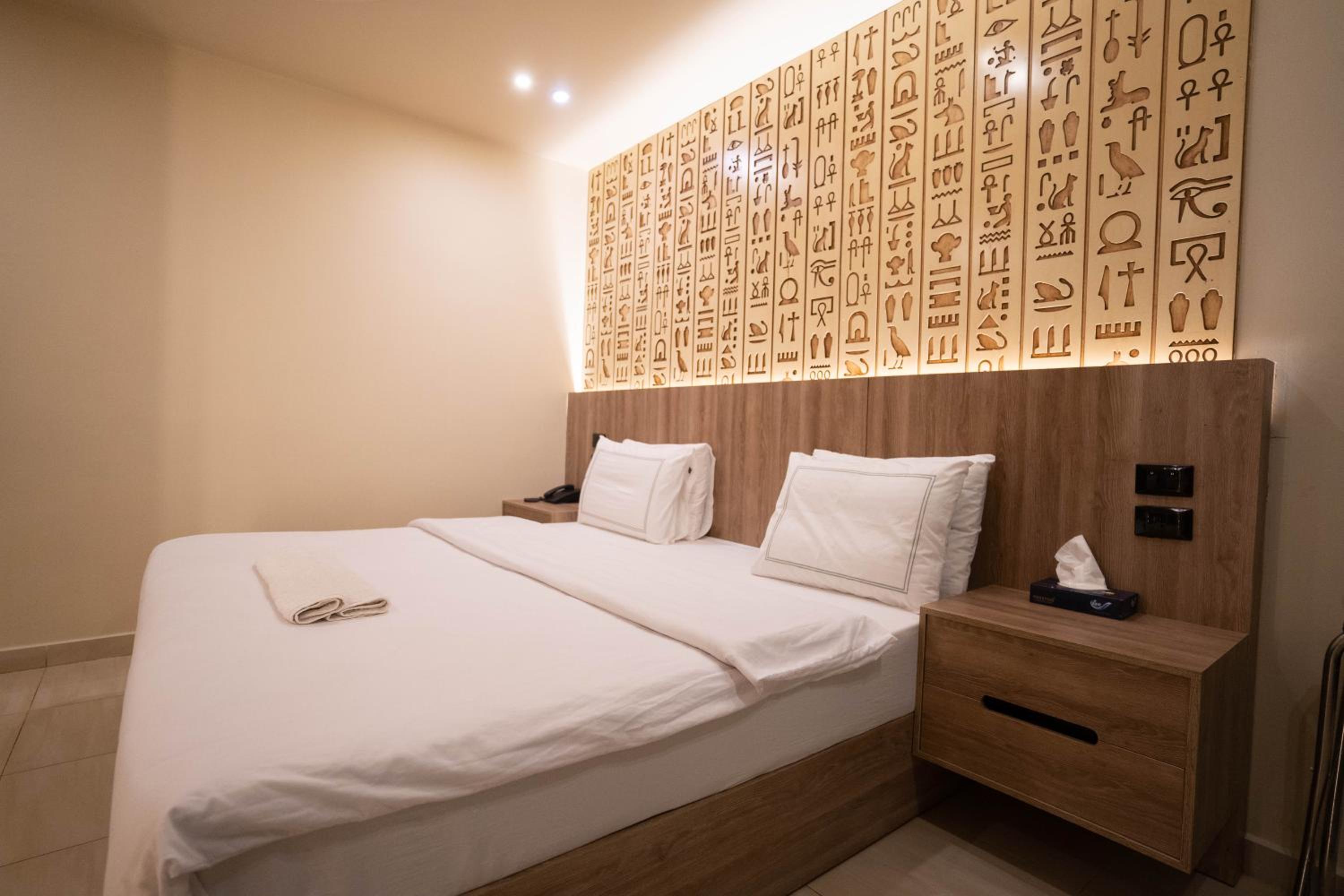 Standard Double or Twin Room with Window photo 3