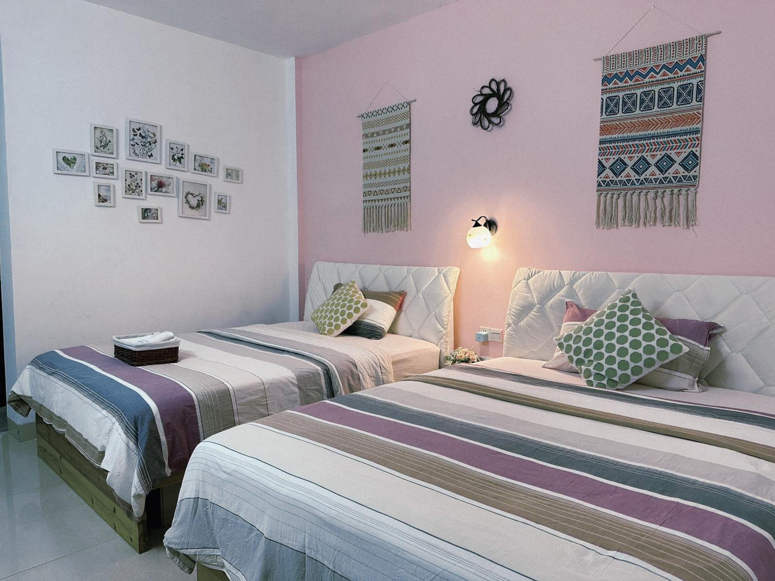 Deluxe Double Room (2 Adults + 1 Child) photo 3