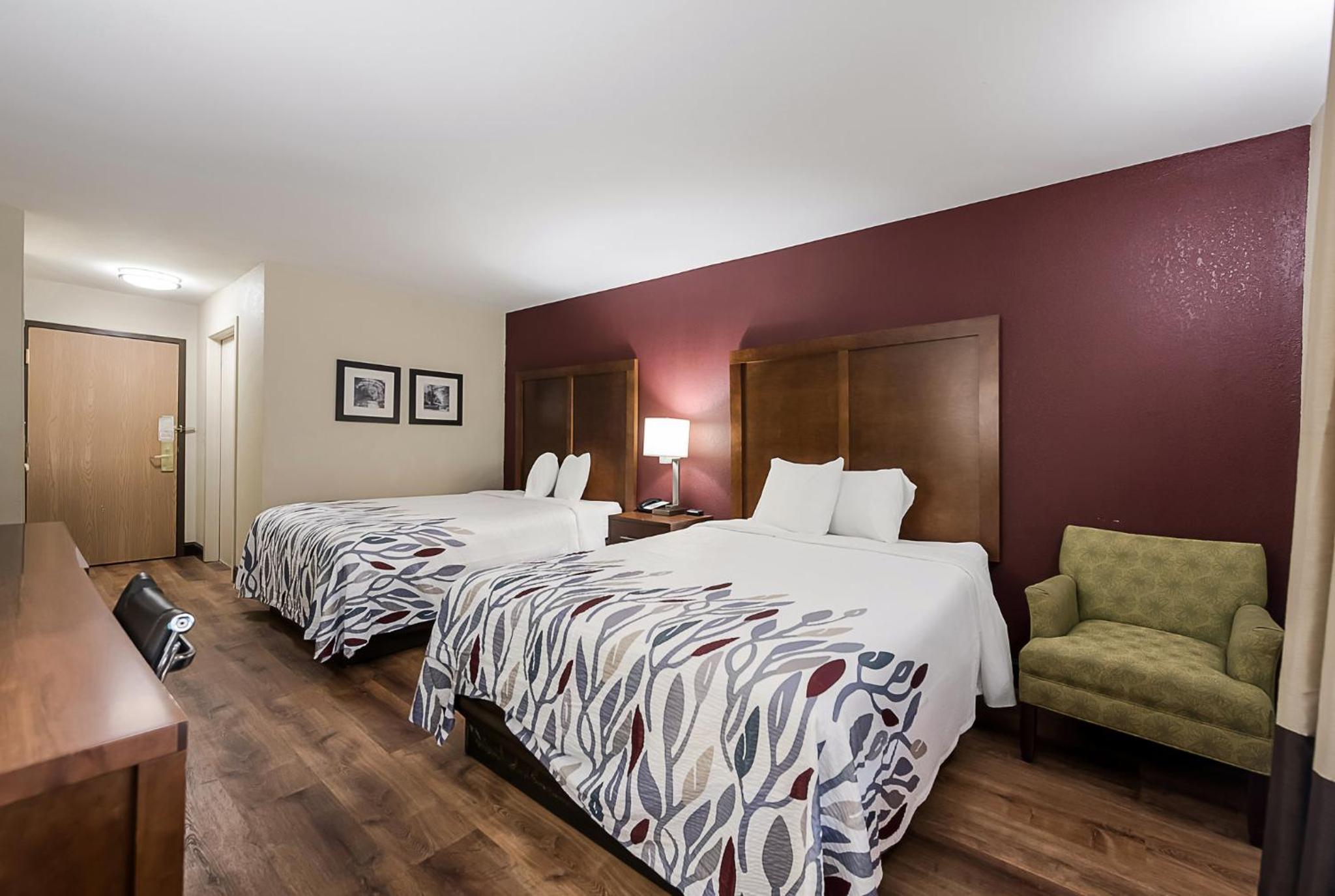 Deluxe Room with Two Queen Beds Non-Smoking - Photo 3