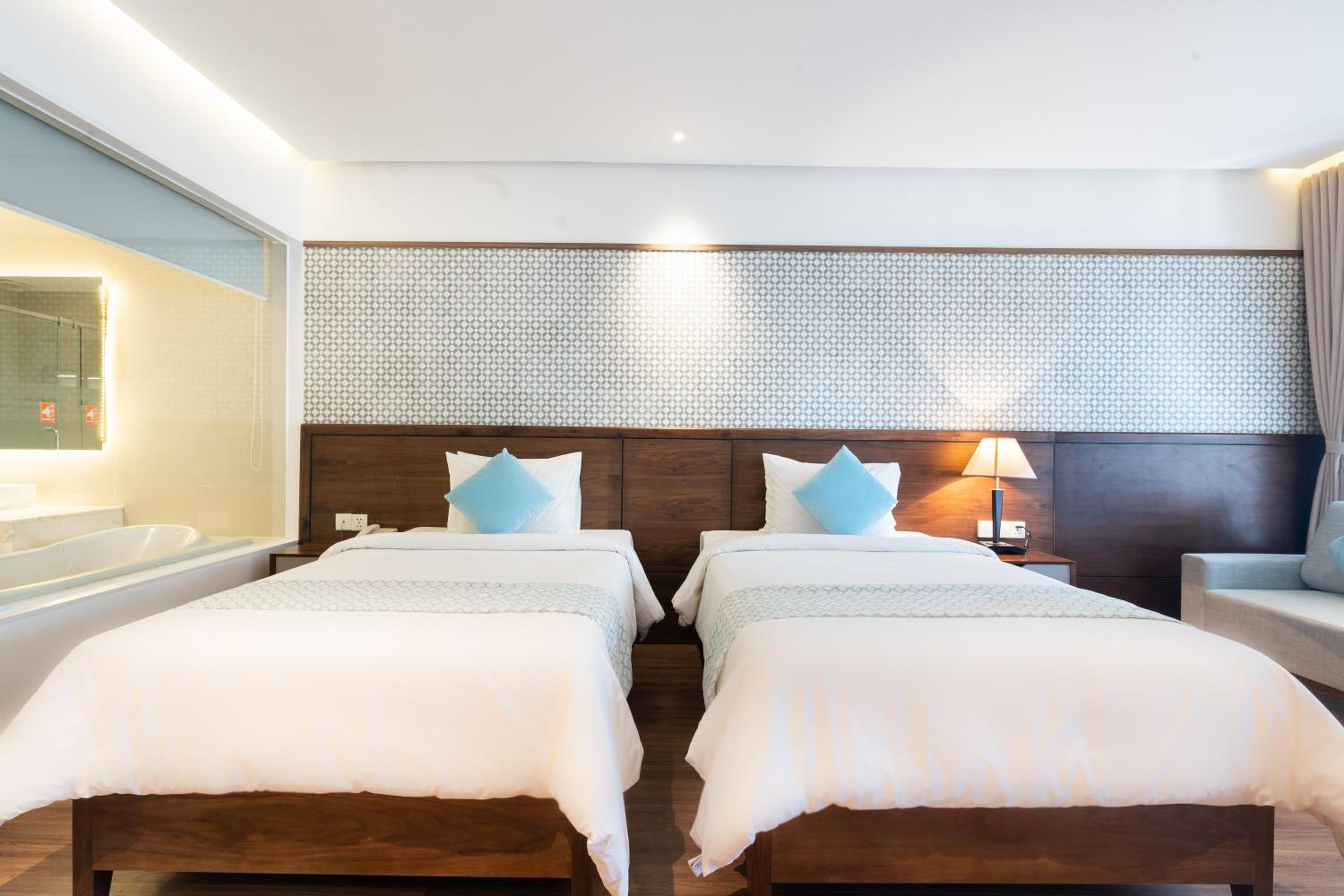 Deluxe Twin Room with Garden View photo 2