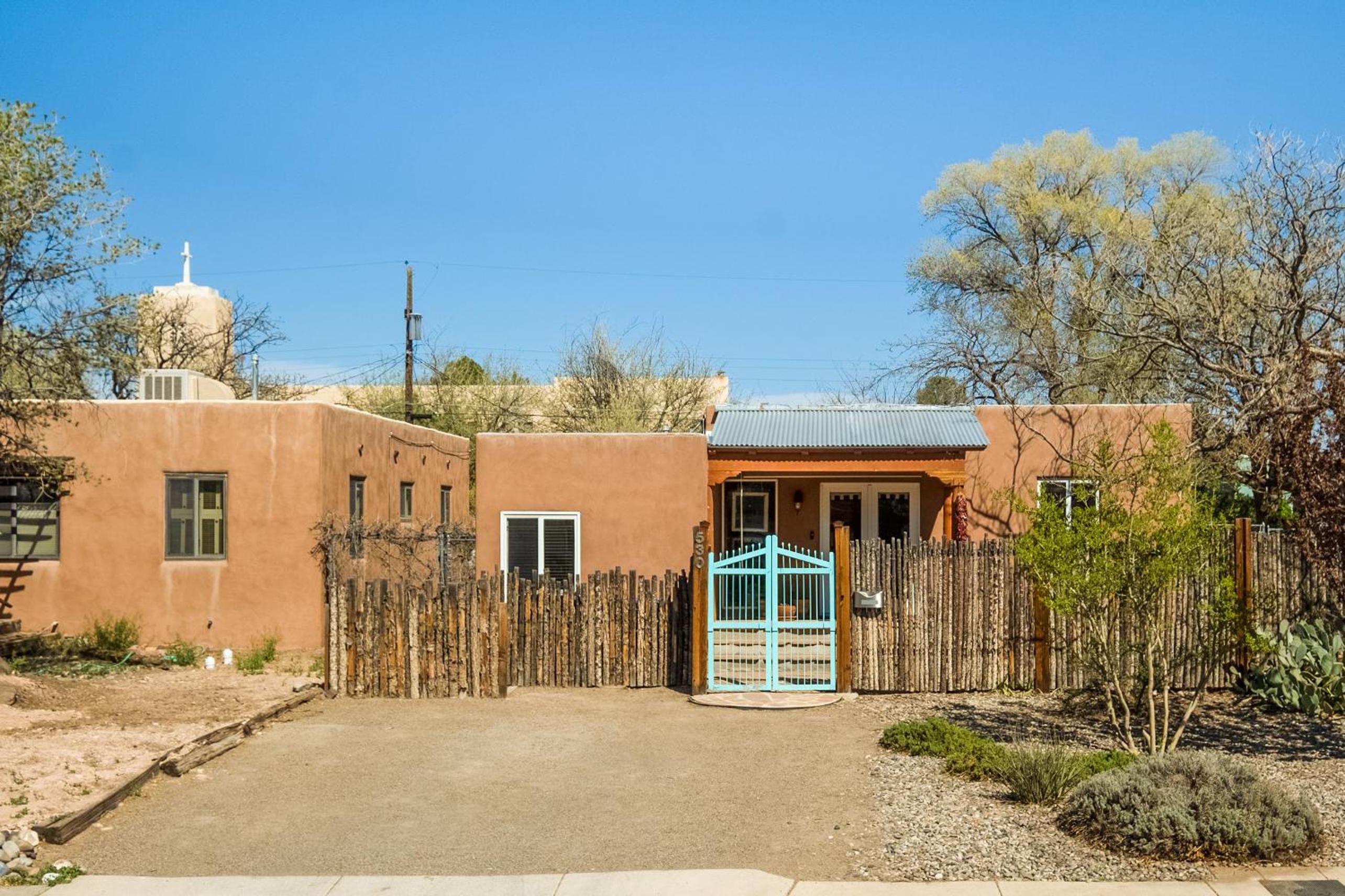 Three-Bedroom House photo 2