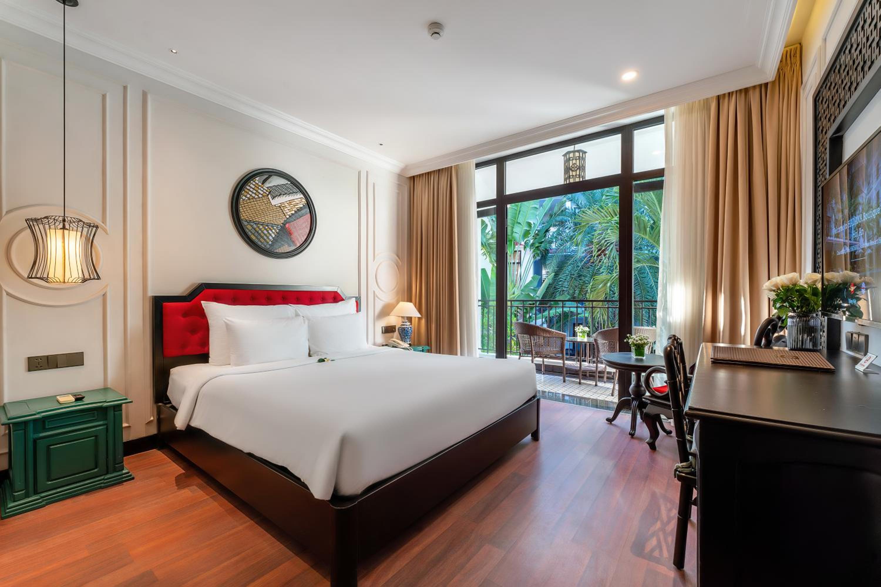 Senior Double Room with Balcony and Pool View photo 1