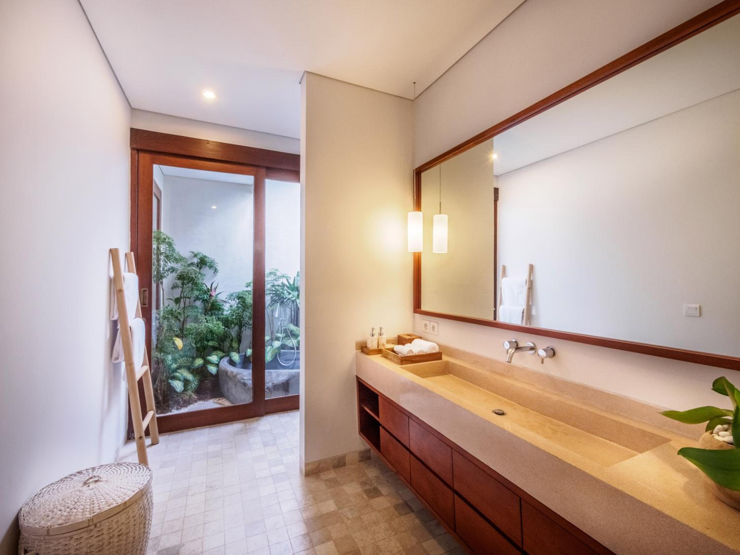 Three-Bedroom Private Pool Villa Alamanda - Photo 5