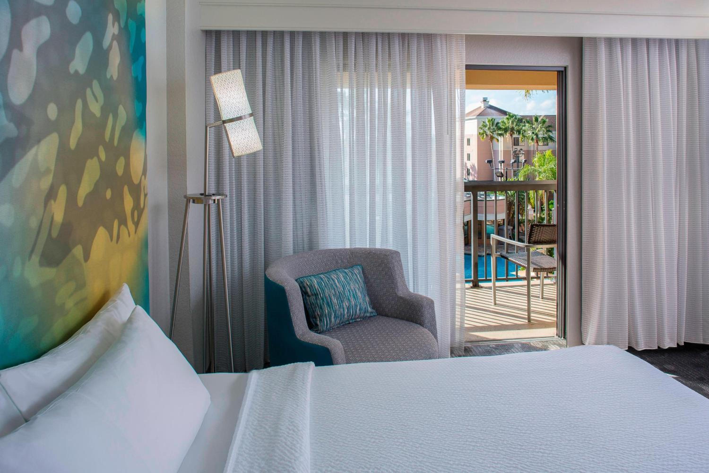 Newly Renovated, 1 Bedroom Larger Suite, 1 King, Sofa bed