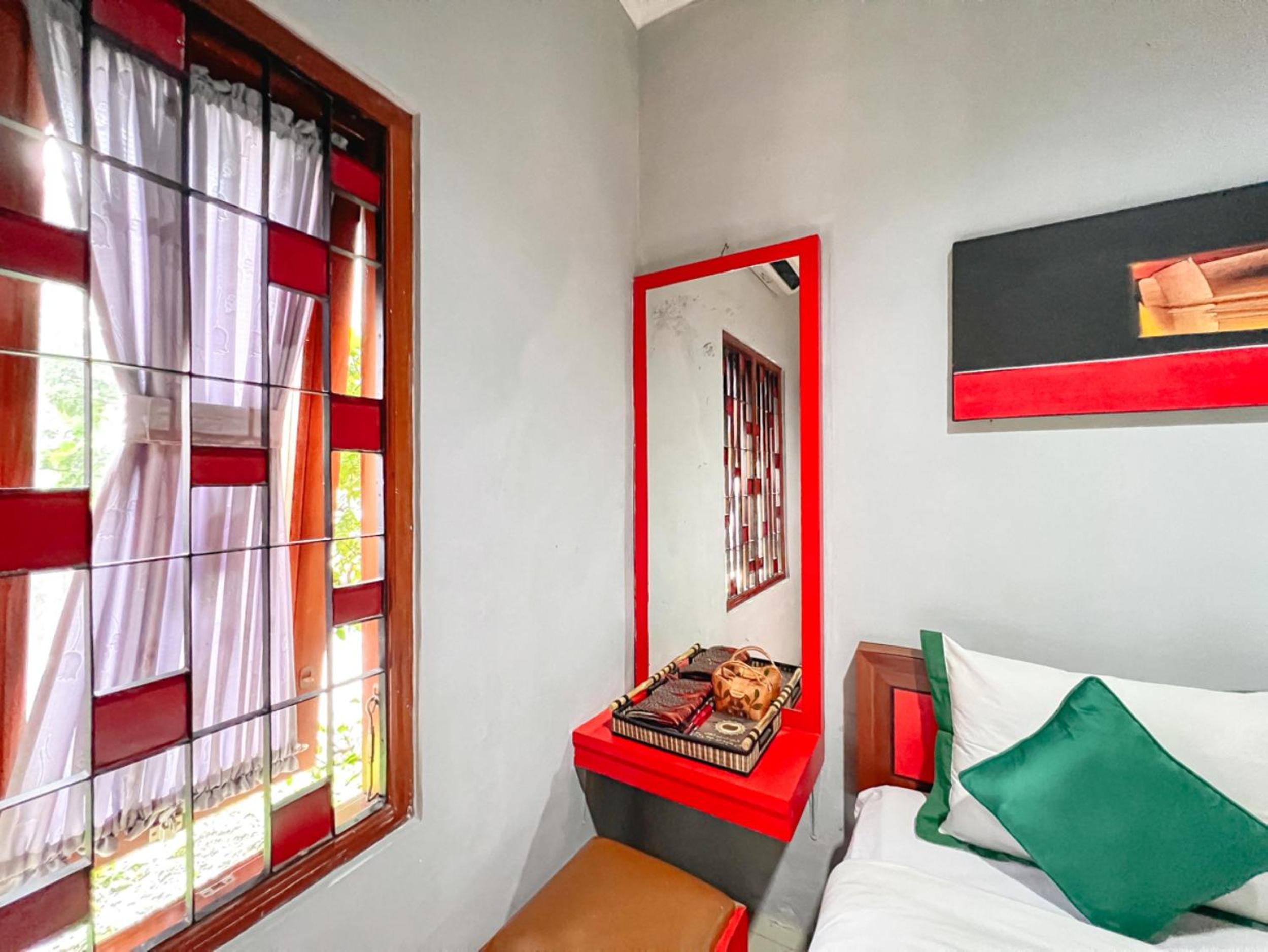 Four-Bedroom House - Photo 5