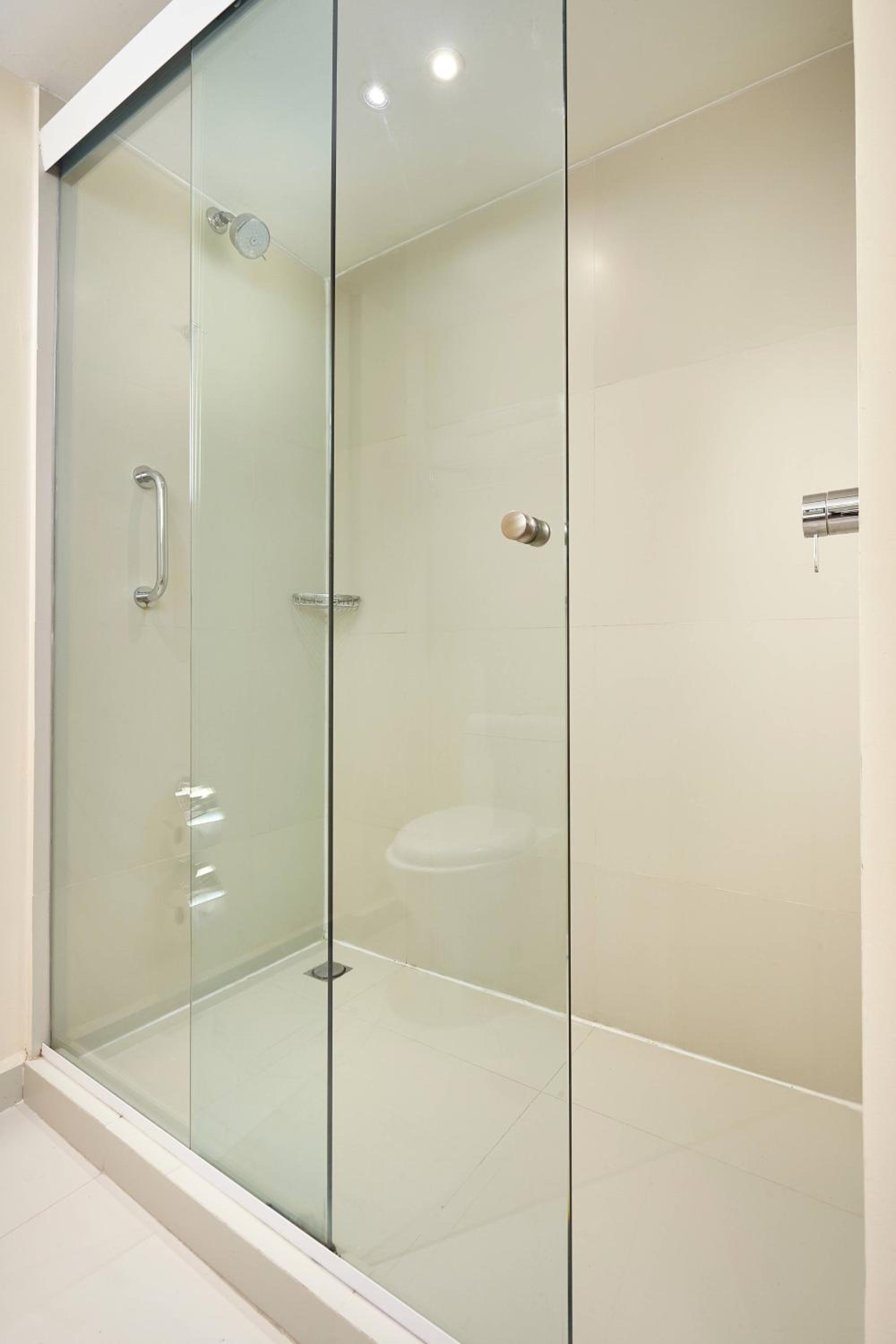Double or Twin Room with City View photo 2