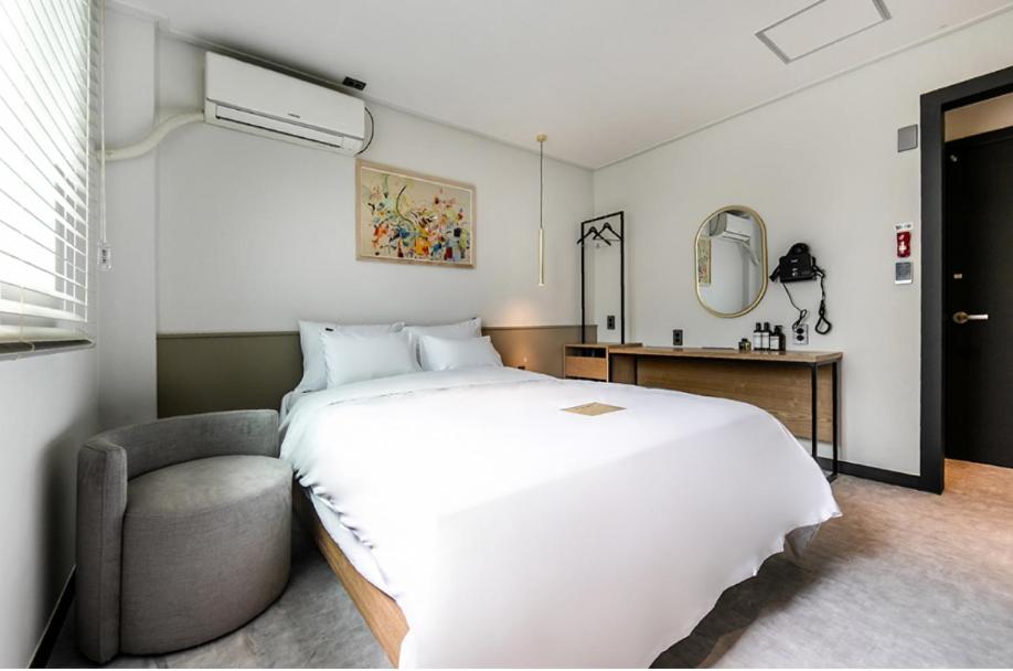 Deluxe Room - Photo 4