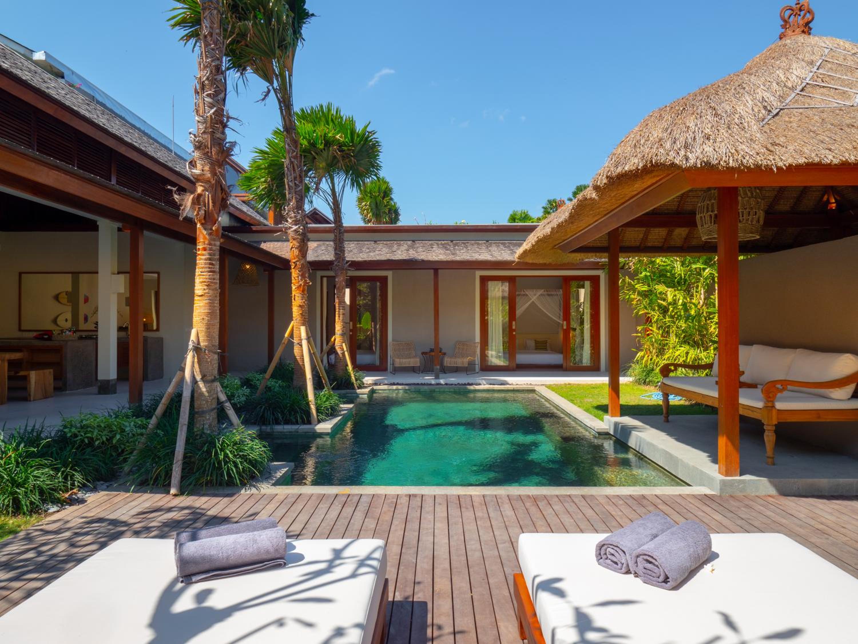 Three-Bedroom Private Pool Villa Gardenia - Photo 10