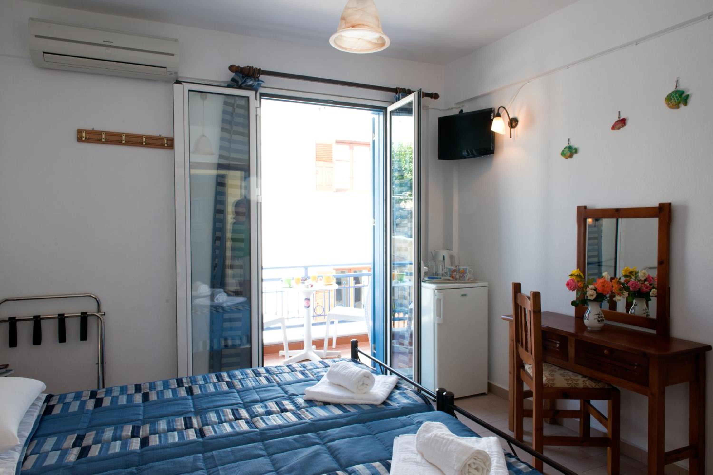Twin Room with Mountain View photo 2