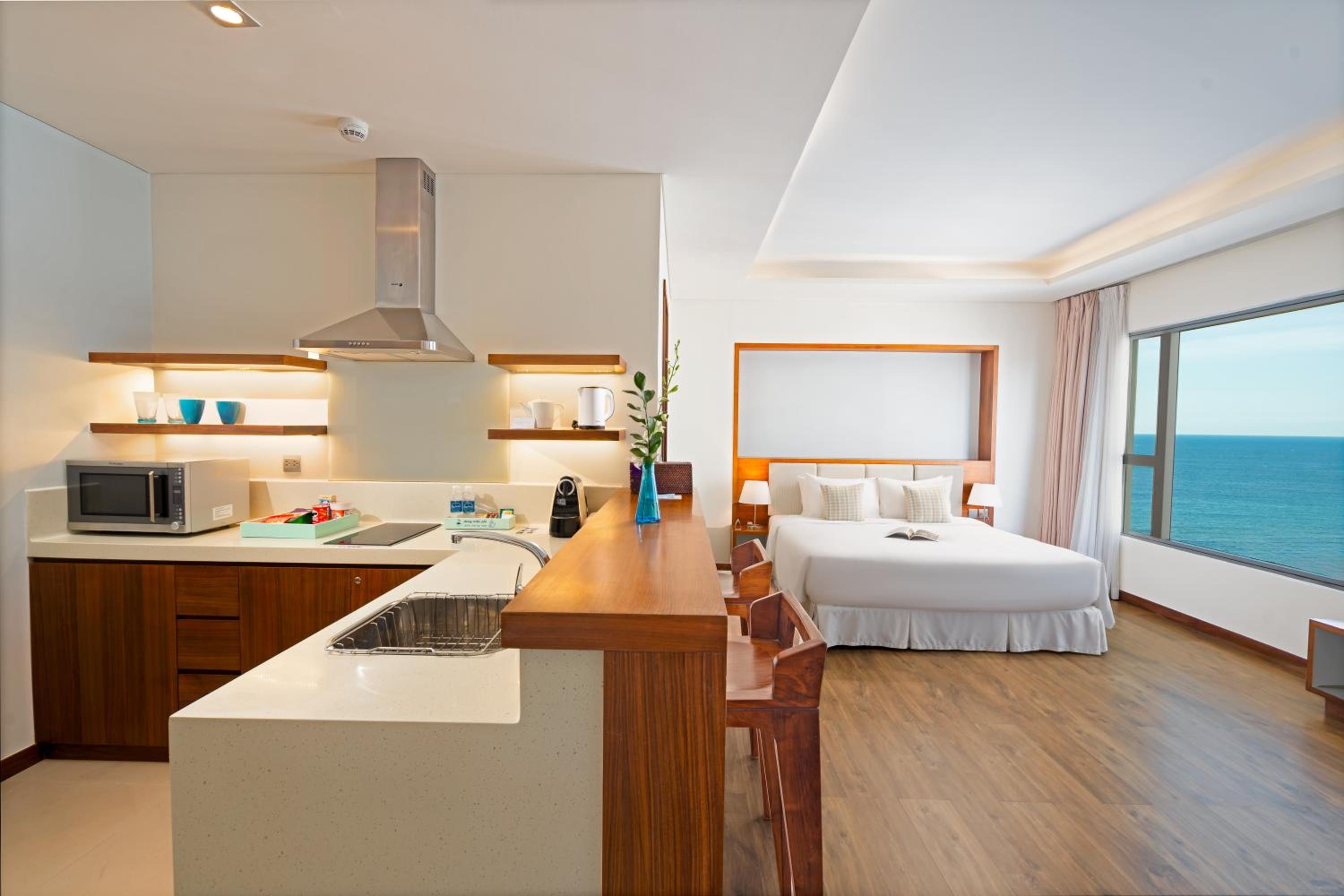 Special Offer - Studio King with City View photo 3