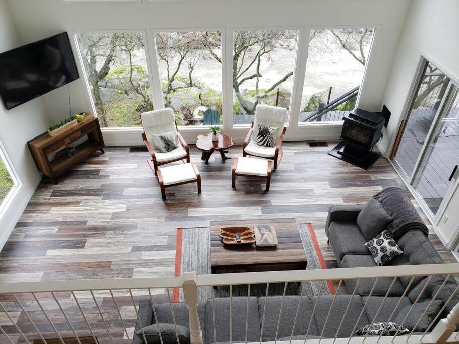 Three-Bedroom House photo 1