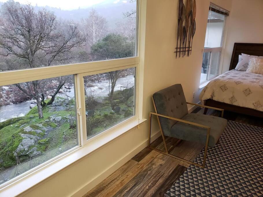 Three-Bedroom House photo 2