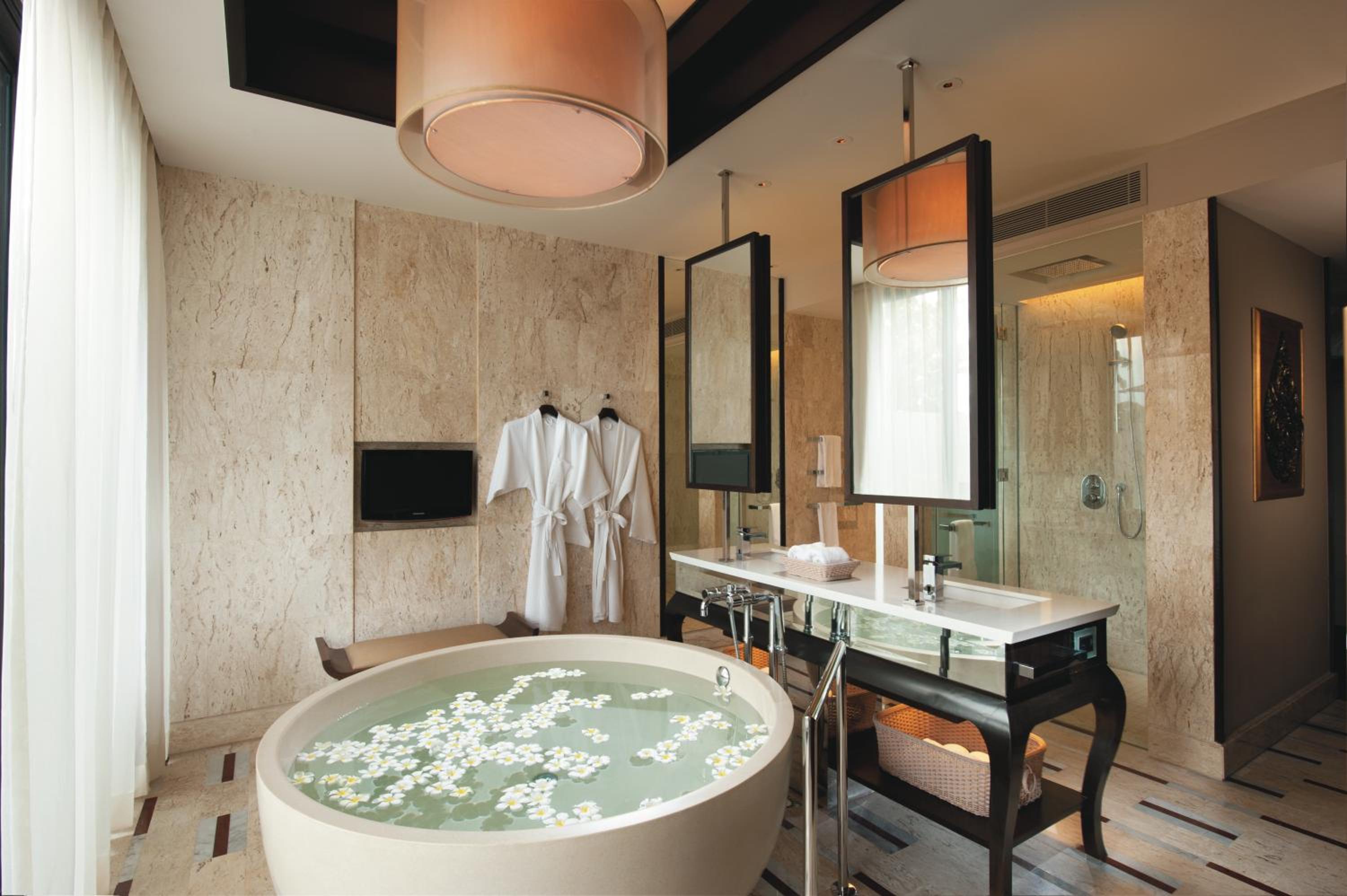 One-Bedroom Tropical Island Pool Villa - Photo 3