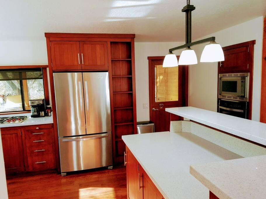 Three-Bedroom House photo 2