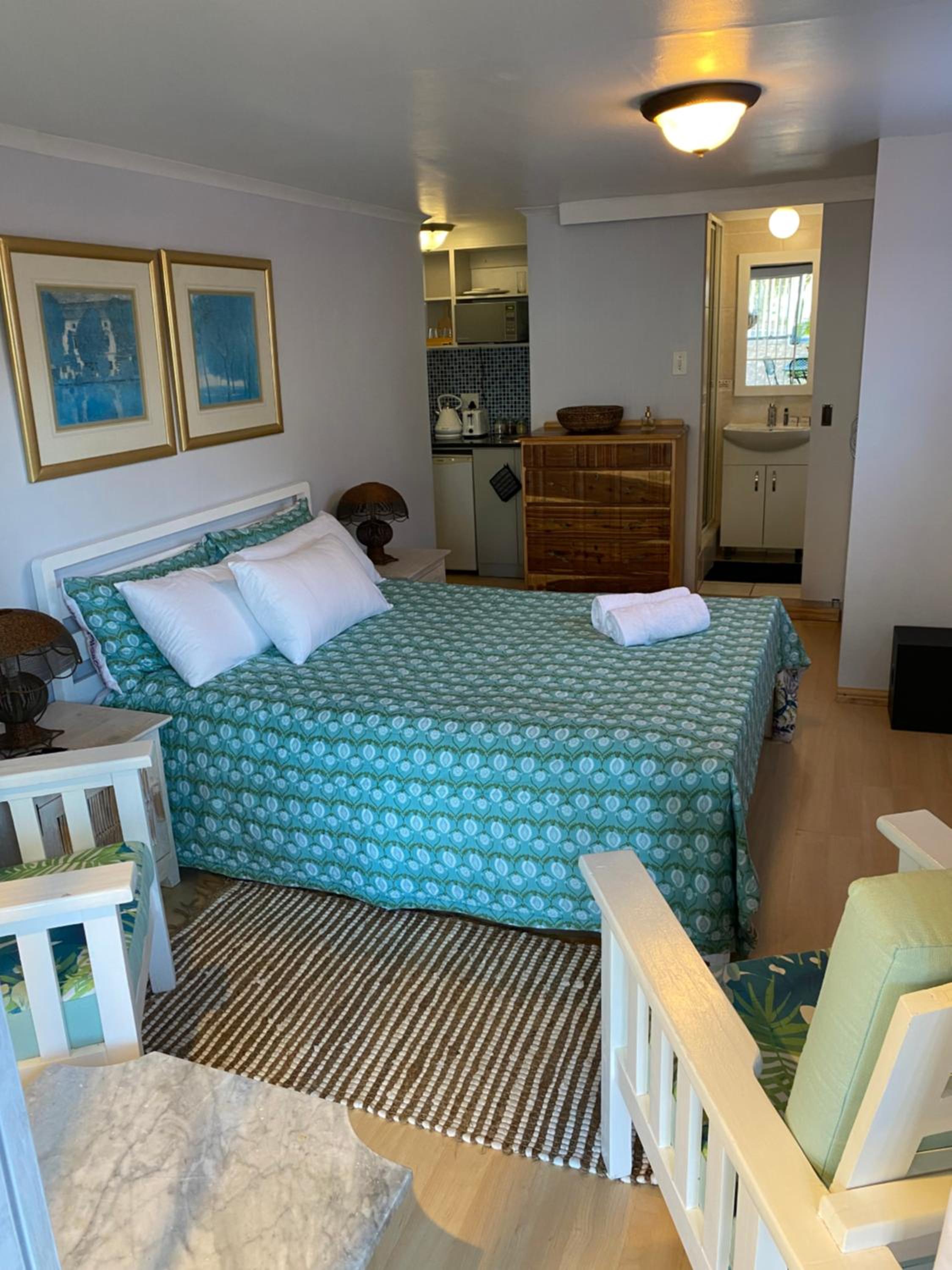 One-Bedroom Apartment with Terrace