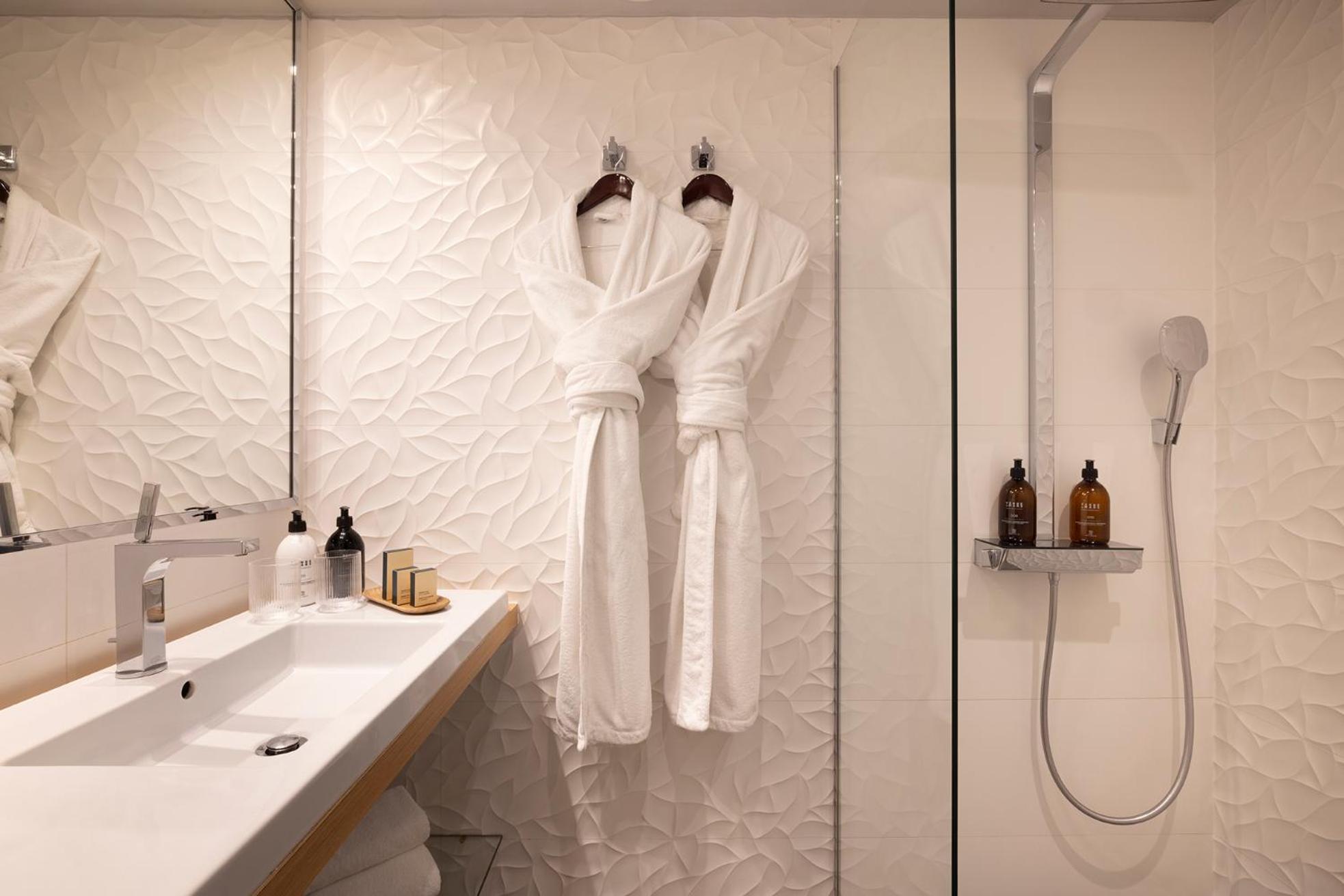Deluxe Double or Twin Room photo 2