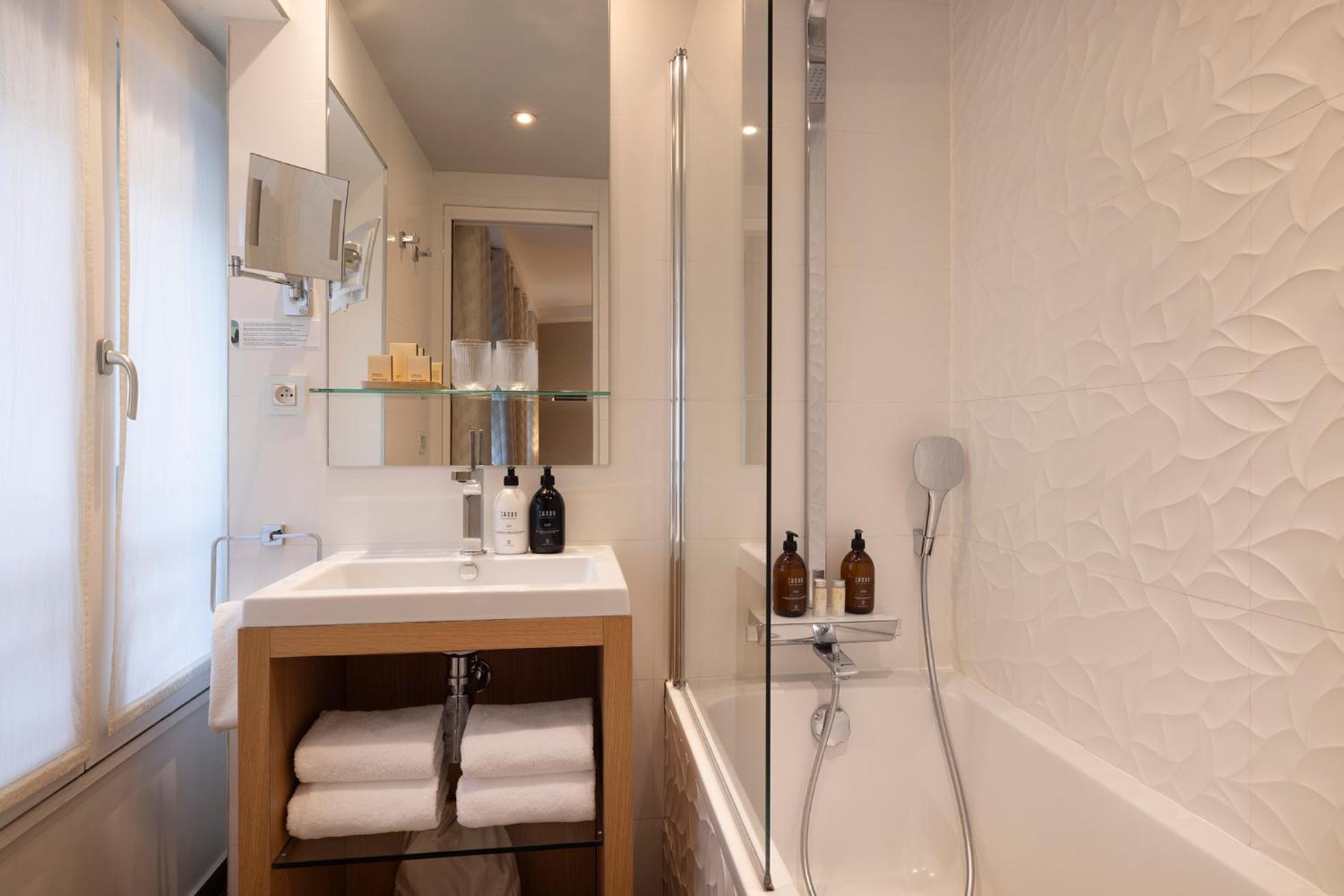 Superior Double or Twin Room photo 2