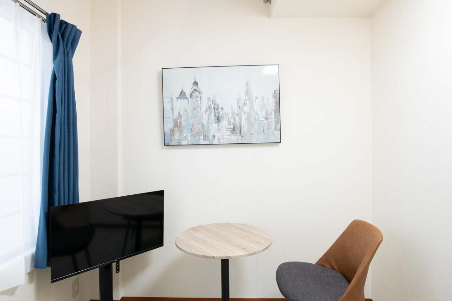 One-Bedroom Apartment photo 3
