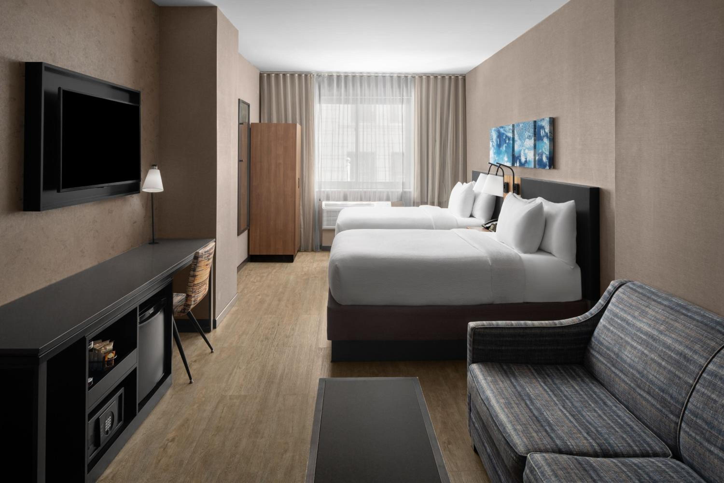Large Double Room with Two Double Beds and Sofa Bed thumbnail 5
