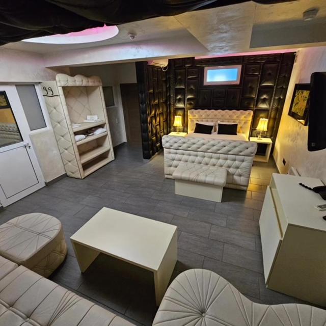 DeLuxe Apartman sa privatnim bazenom i wellness centrom