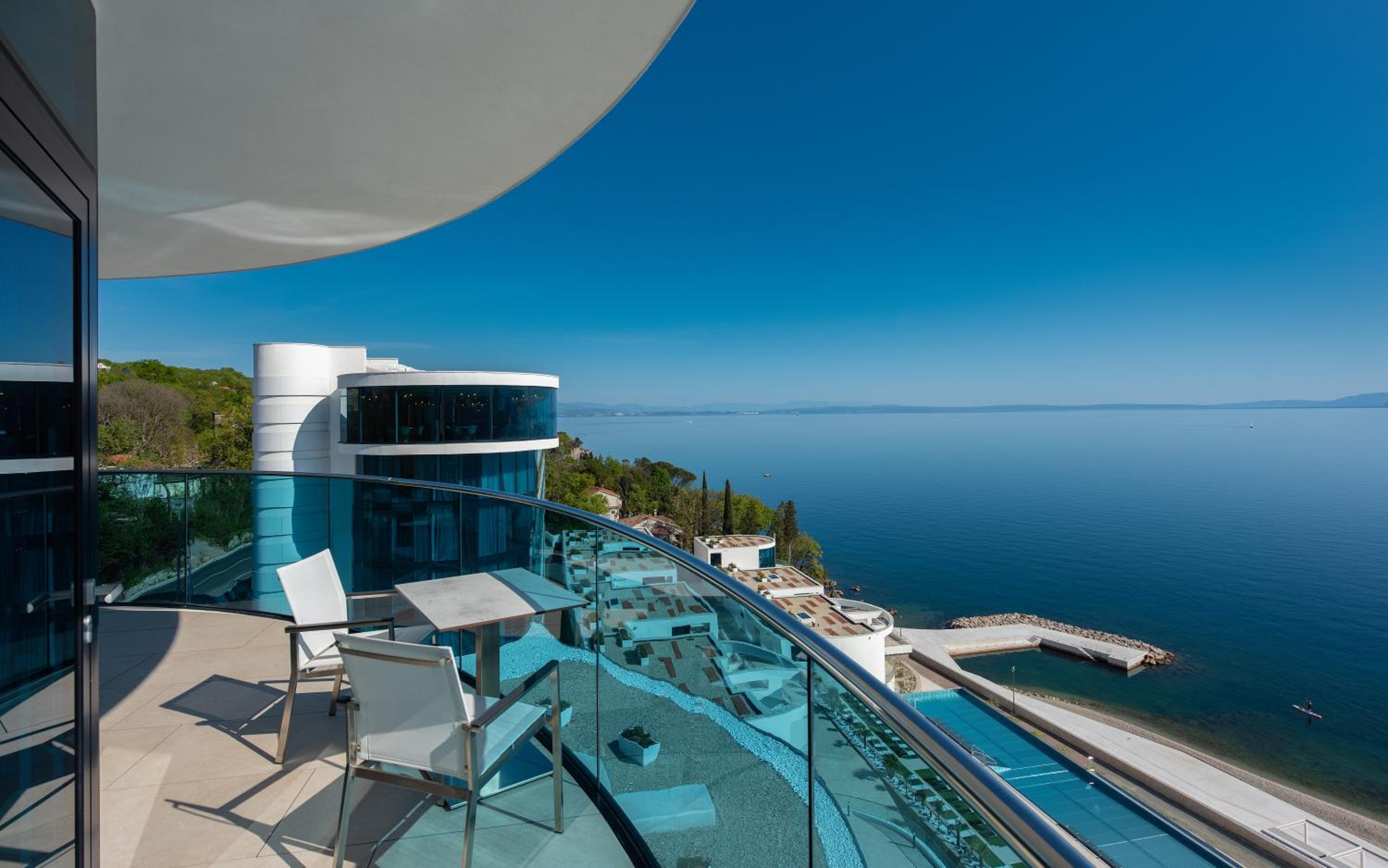 Junior Suite with Balcony and Sea View - Photo 4