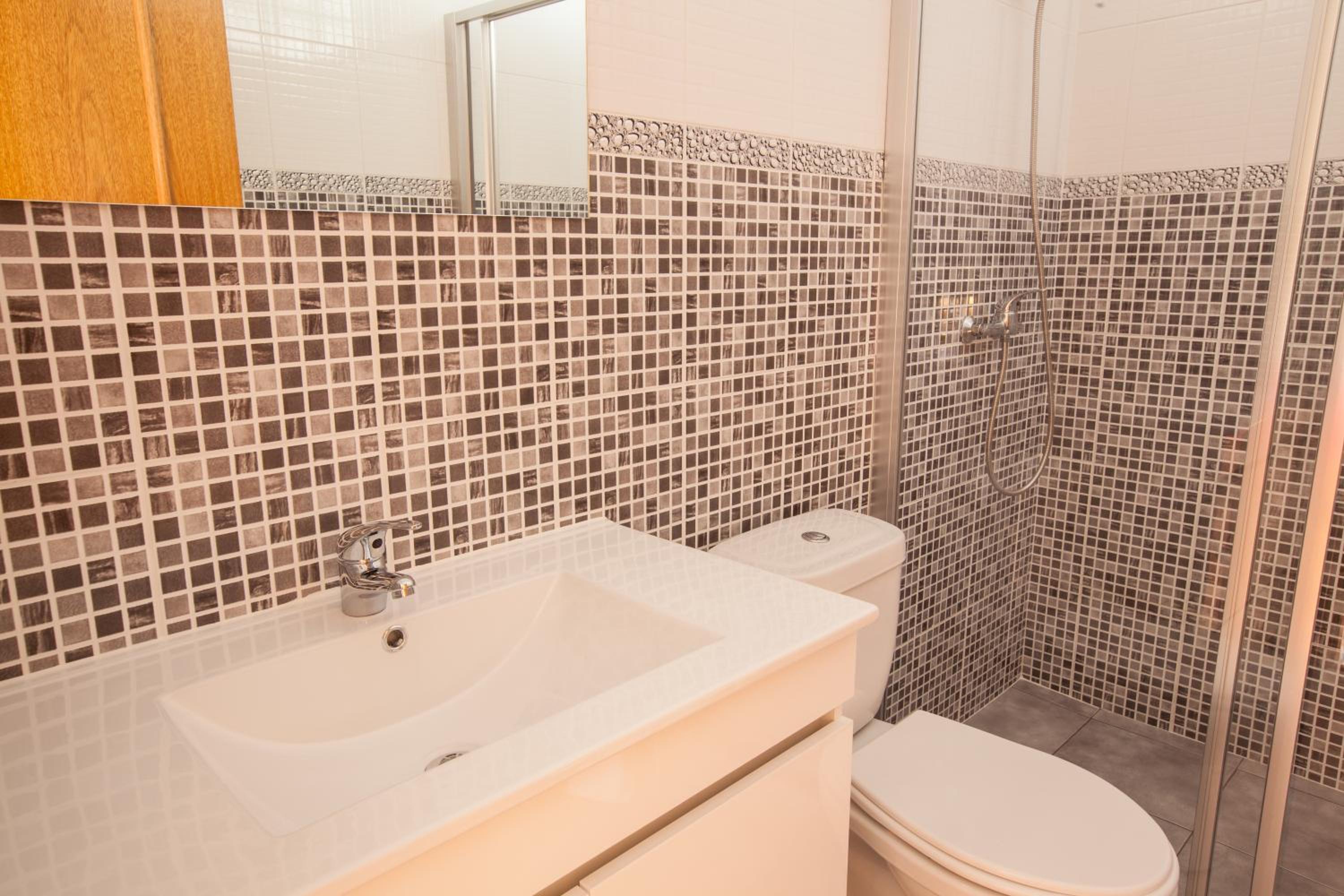 Double Room with Private Bathroom - Photo 3