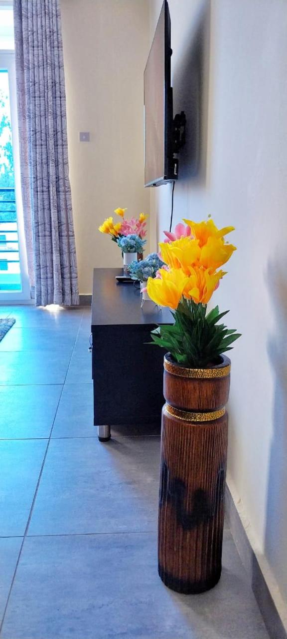 Three-Bedroom Apartment - Photo 4