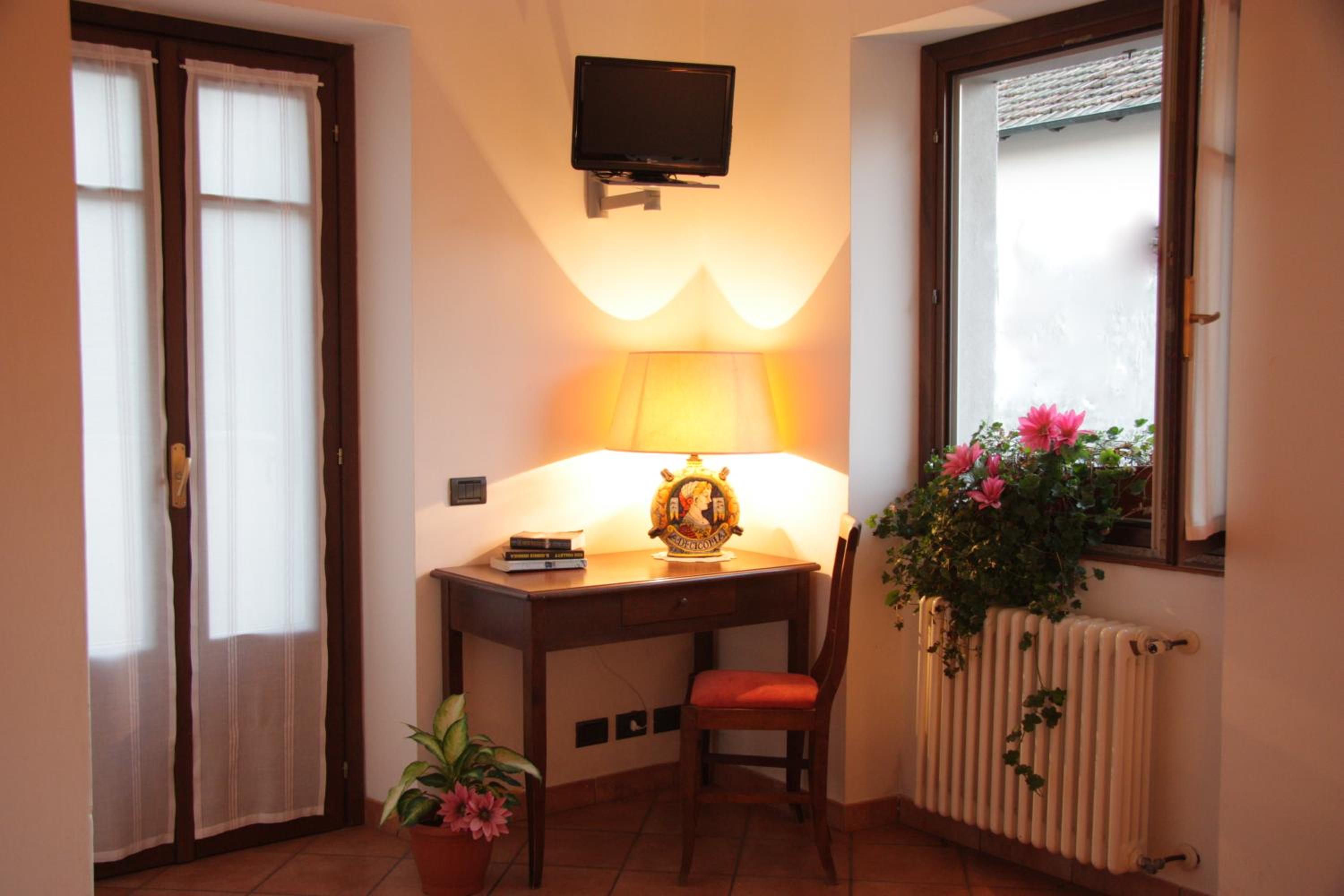 Double Room - Photo 7