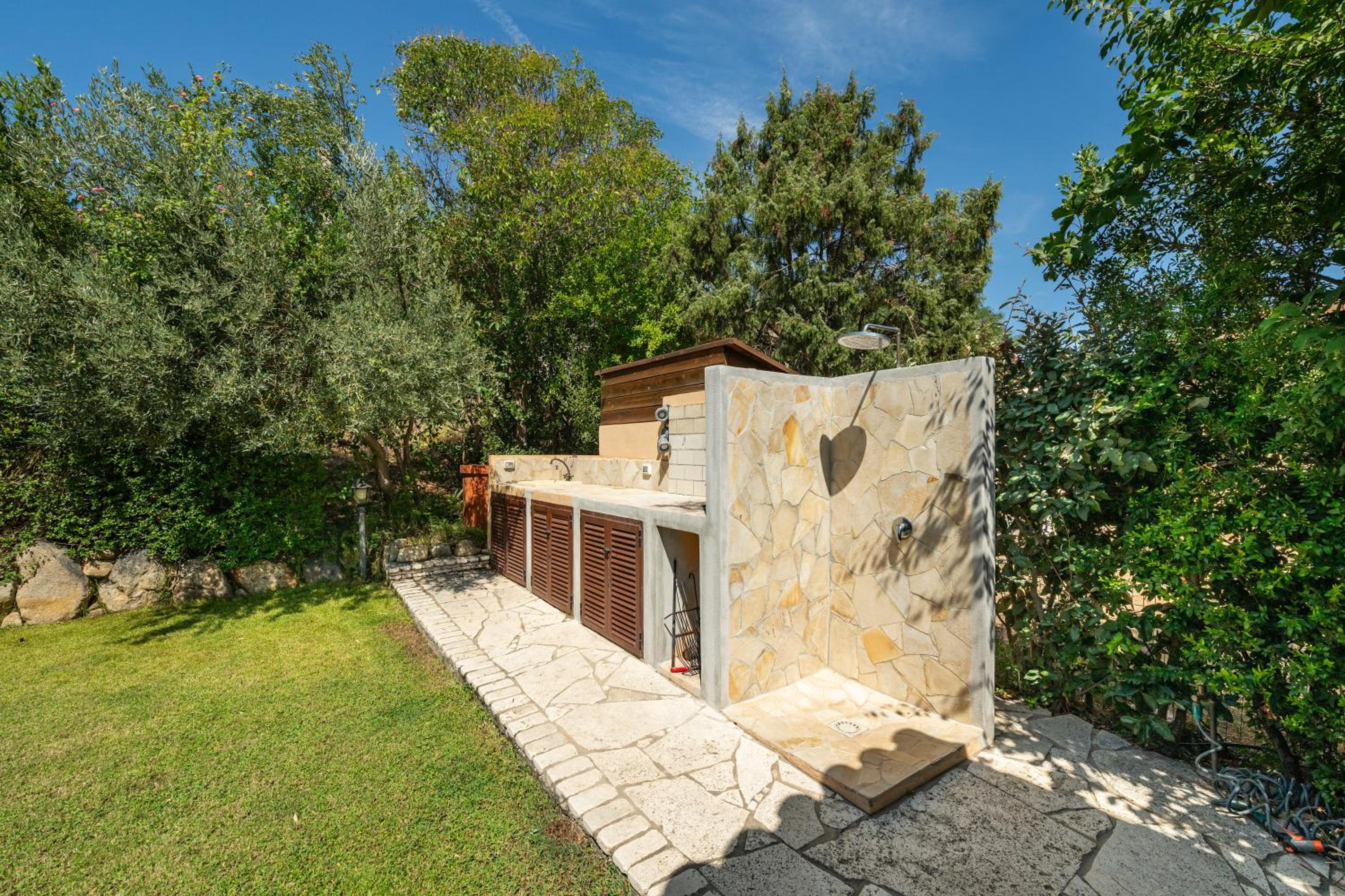 Two-Bedroom House - Photo 6