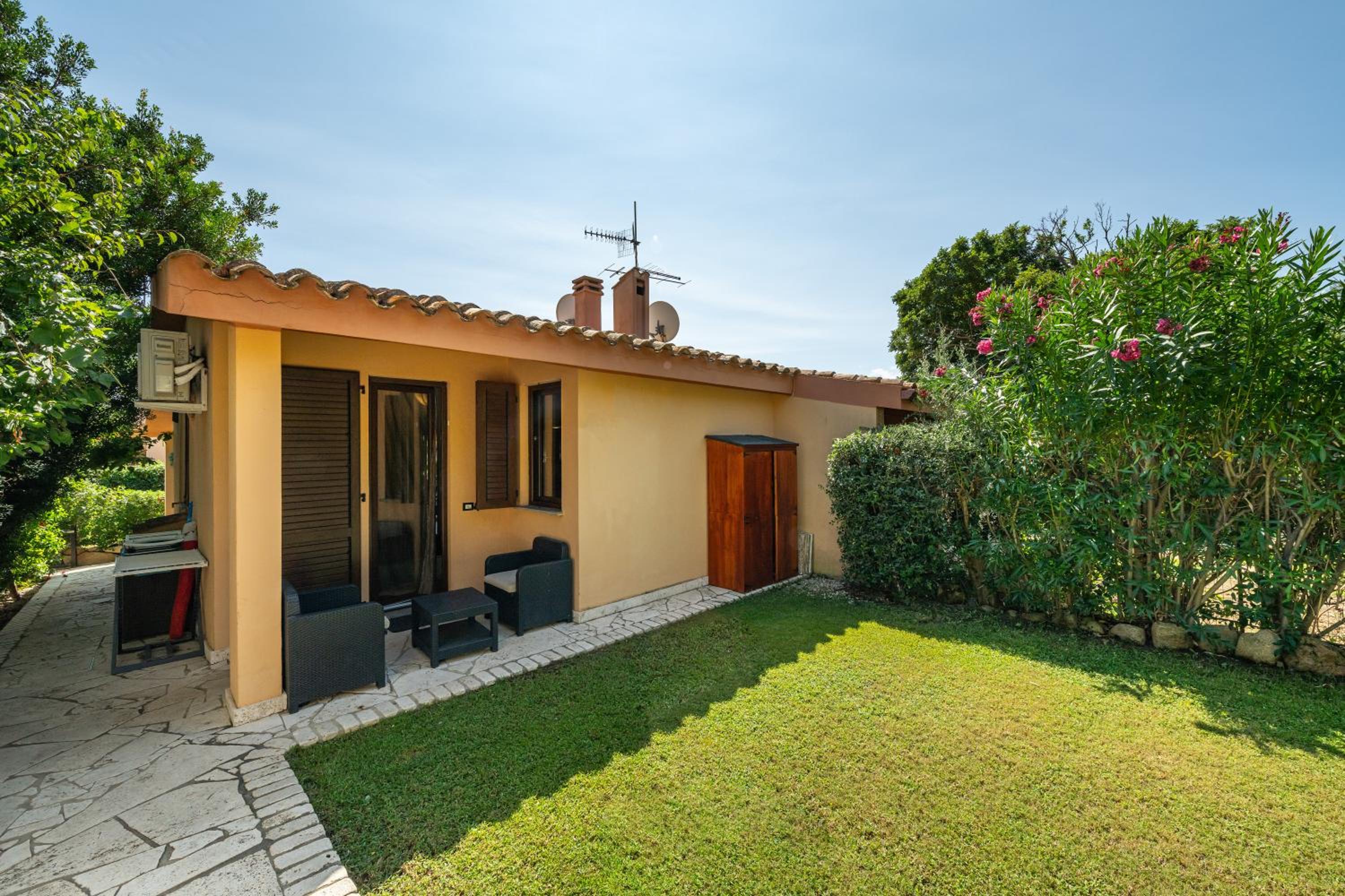 Two-Bedroom House - Photo 20