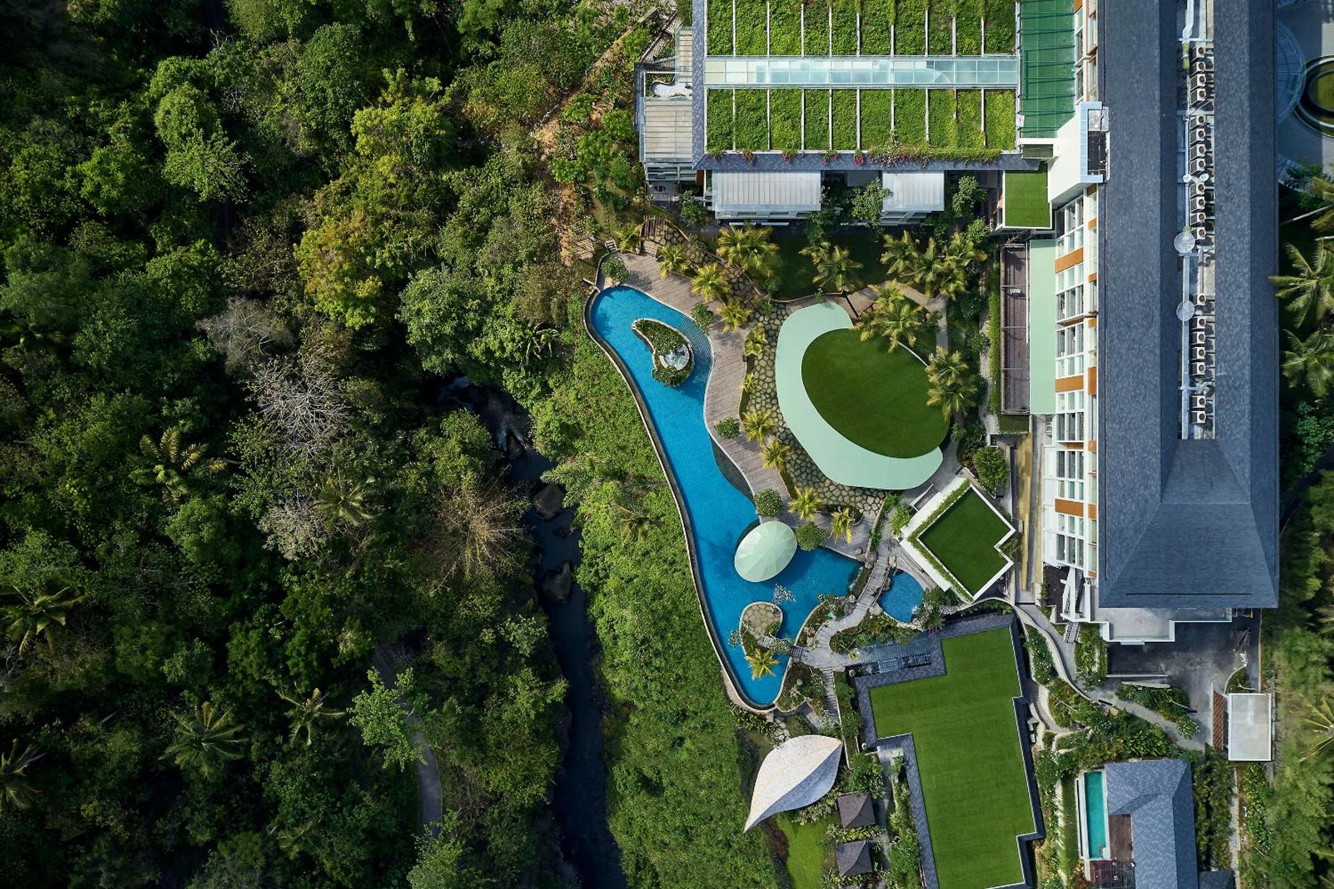 Junior Suite, 2 Twin Beds, Garden View, And Balcony With Free Access To The Farm, Free Family Activities, Daily Yoga, Daily Aquacise, And 24-Hour Access To The Westin Workout®️ Fitness Studio.