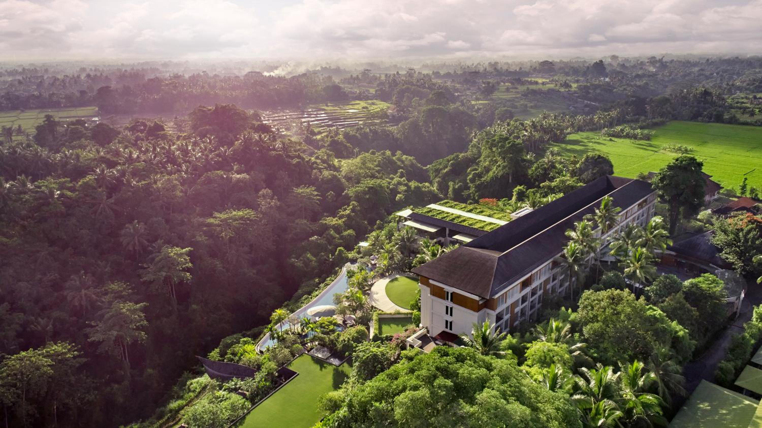 Deluxe Guest Room, 2 Twin Beds, Garden View with FREE Access to the Farm, FREE Family Activities, Daily Yoga, Daily Aquacise, and 24-Hour Access to the Westin WORKOUT®️ Fitness Studio. photo 3